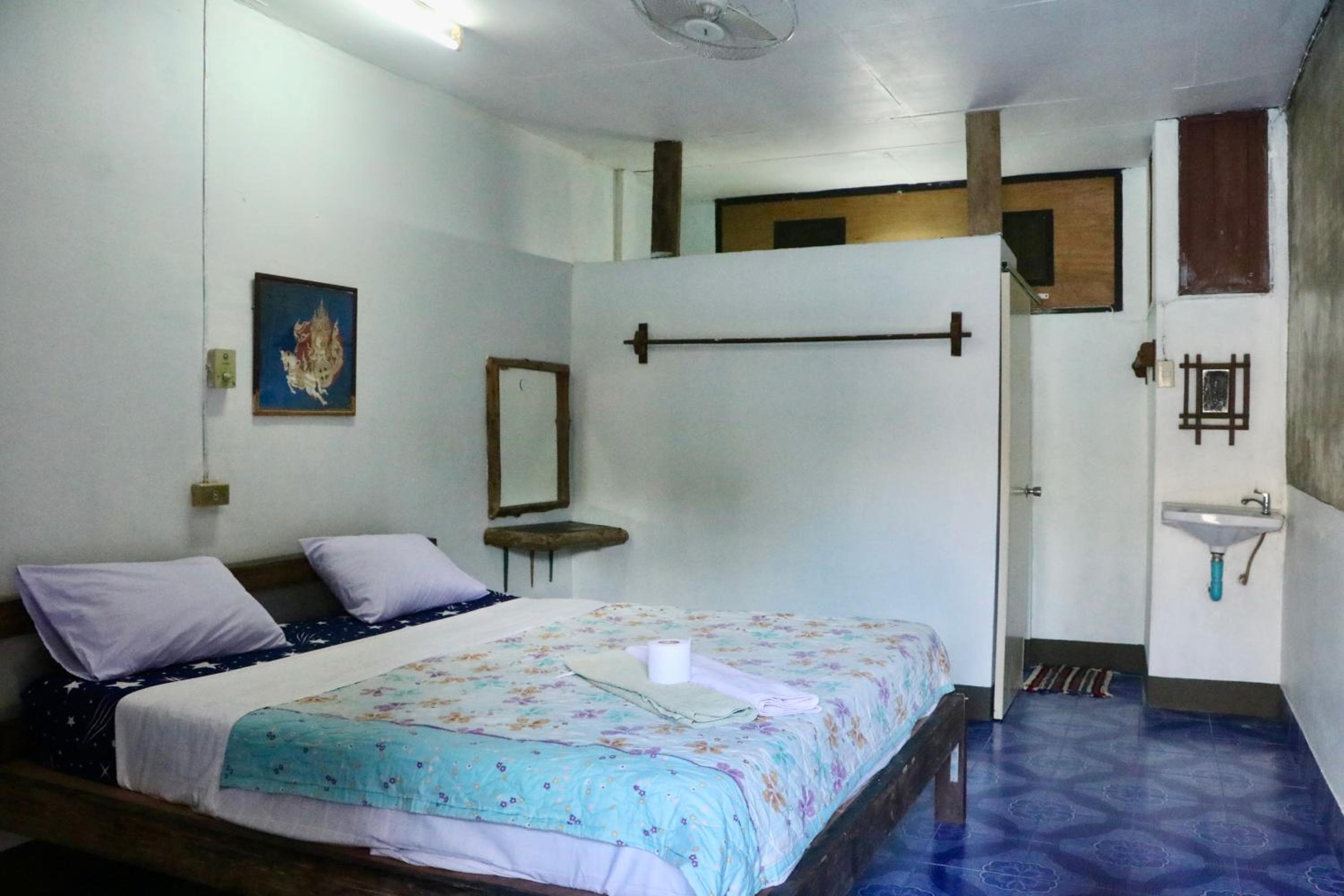 Large Double Room (Fan) photo 2