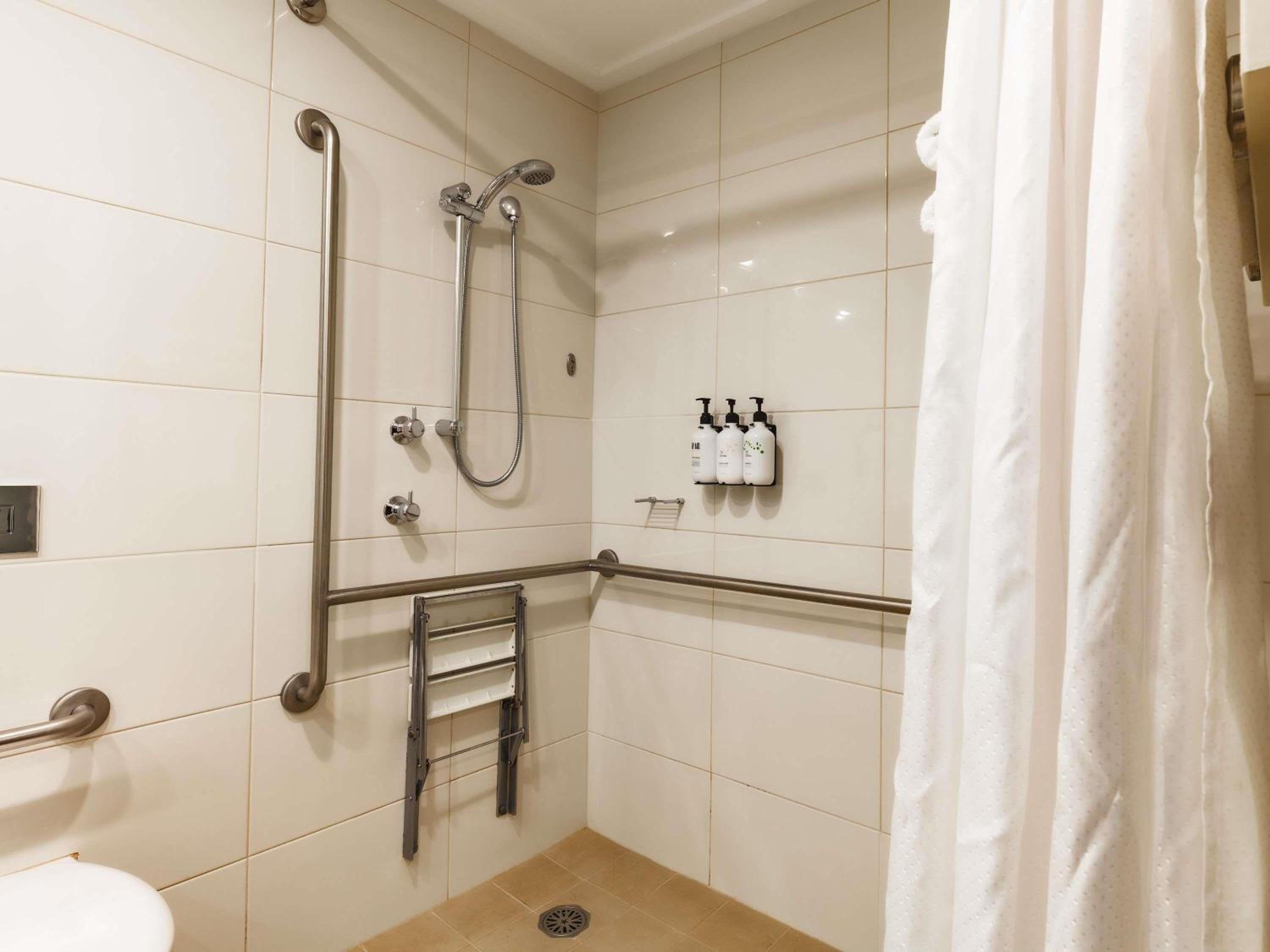 King Room - Wheelchair Accessible photo 3