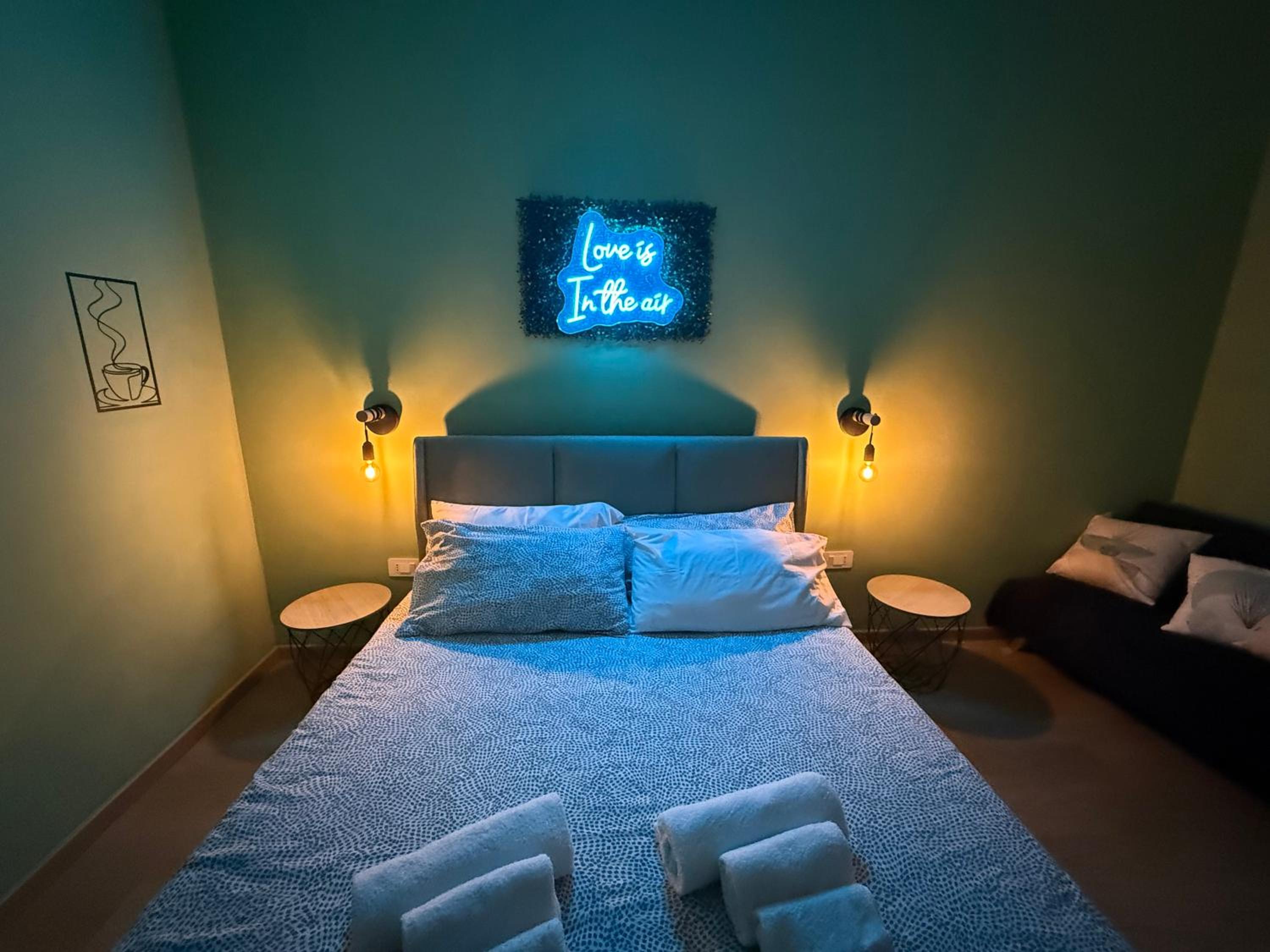 Deluxe Room (2 Adults + 1 Child)