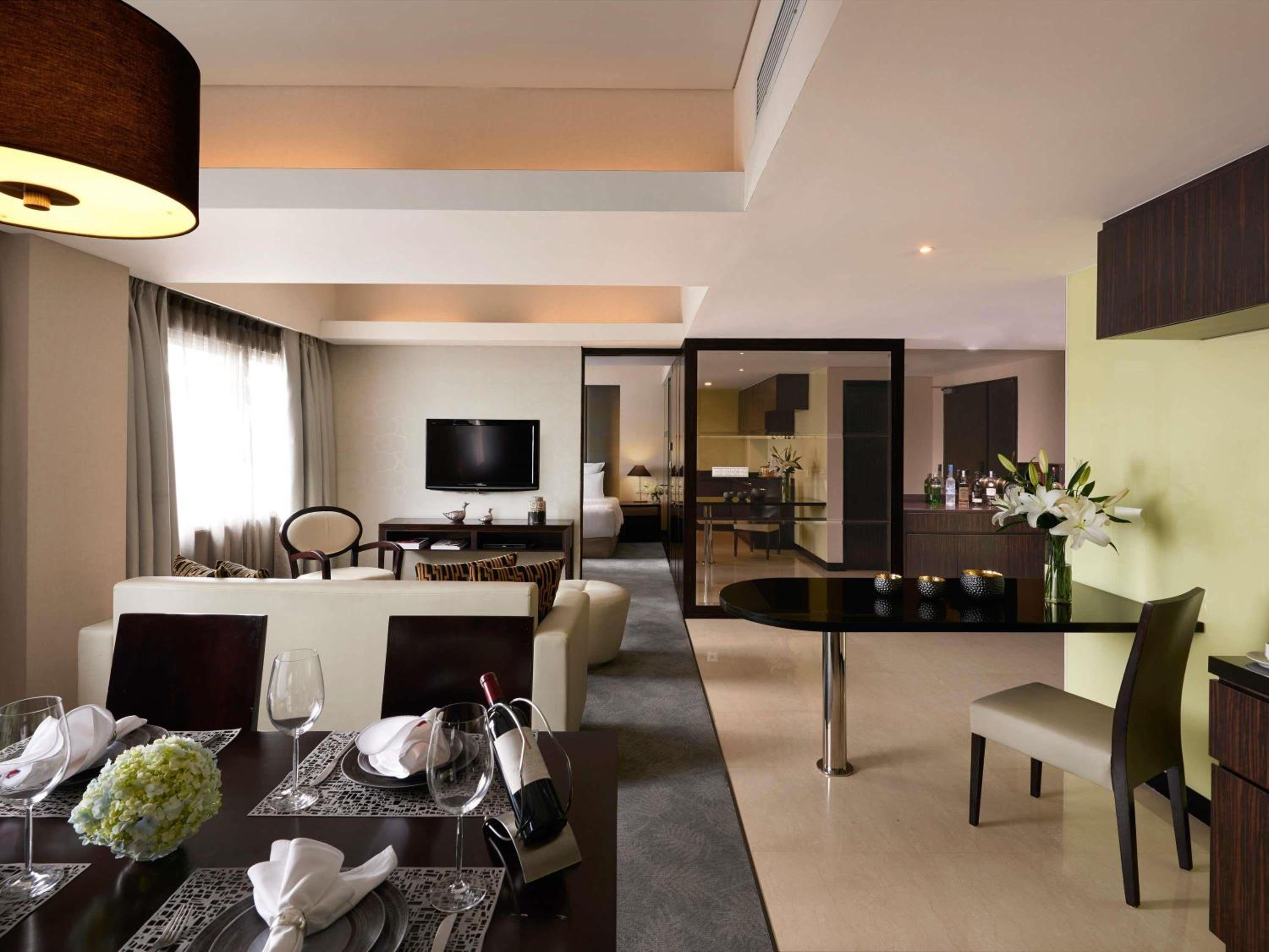 Apartment with king bed - Photo 2