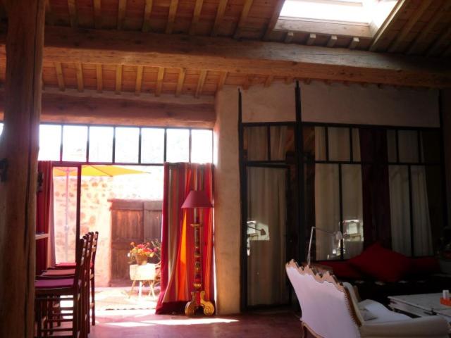 Two-Bedroom House - Photo 2
