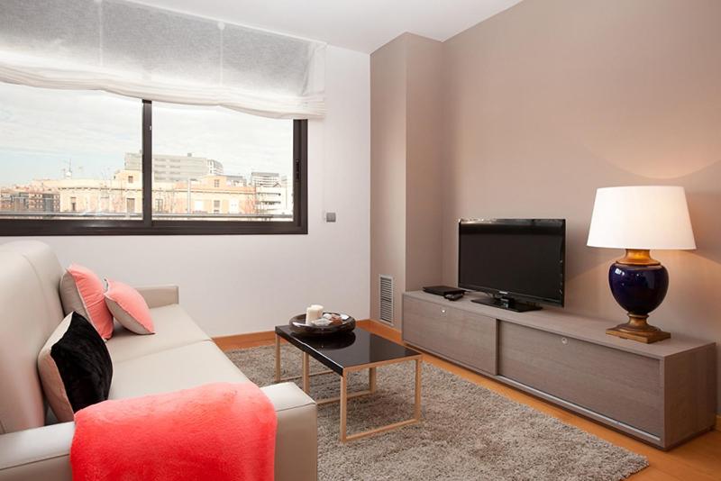 Two-Bedroom Standard Apartment photo 2