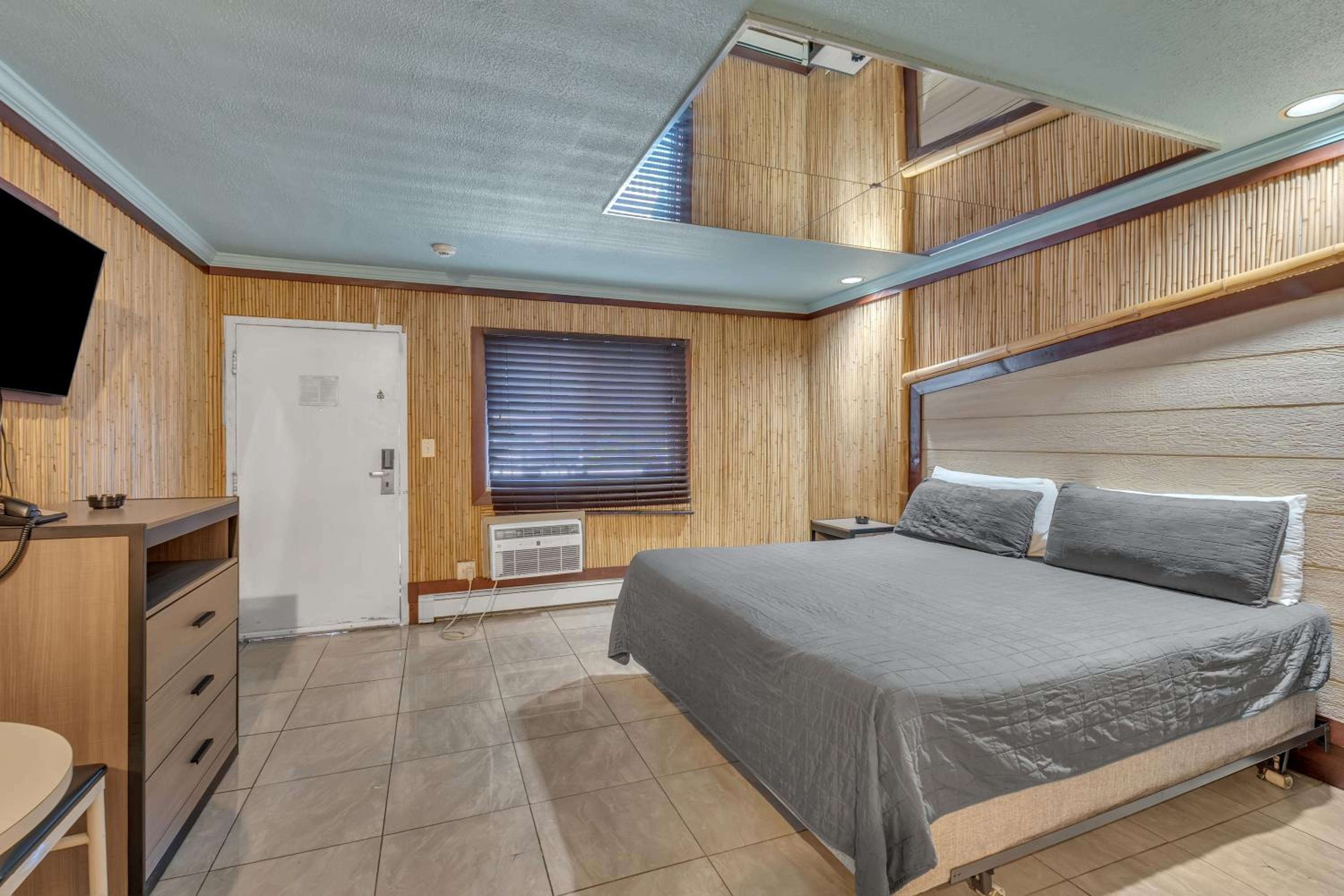 Deluxe Queen Room photo 1