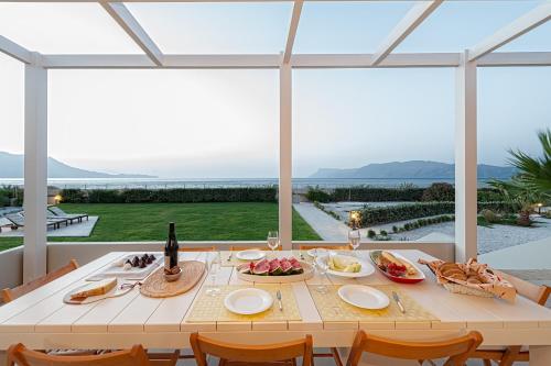 Villa - Beach Front photo 1
