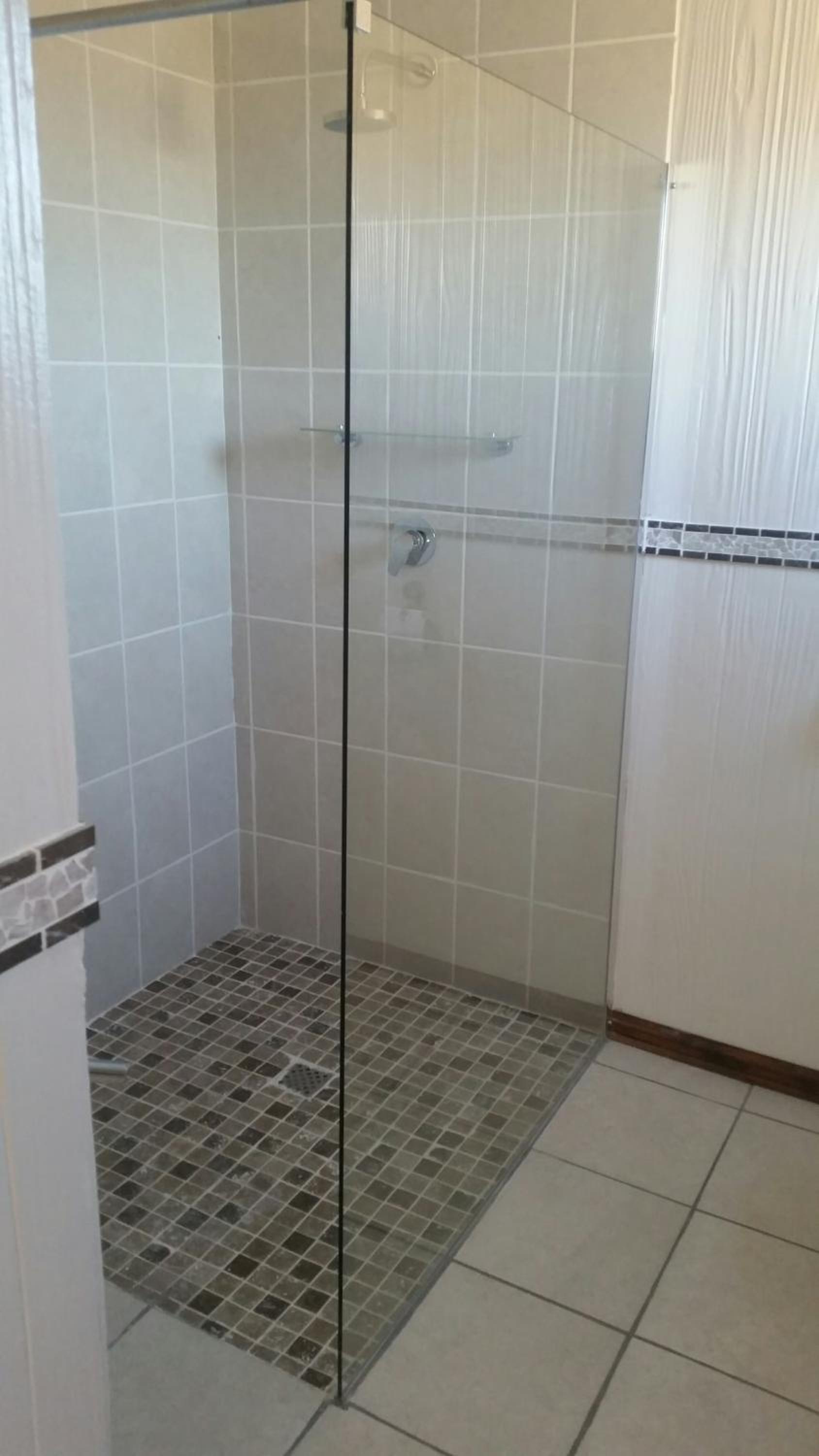 One-Bedroom House - Photo 17