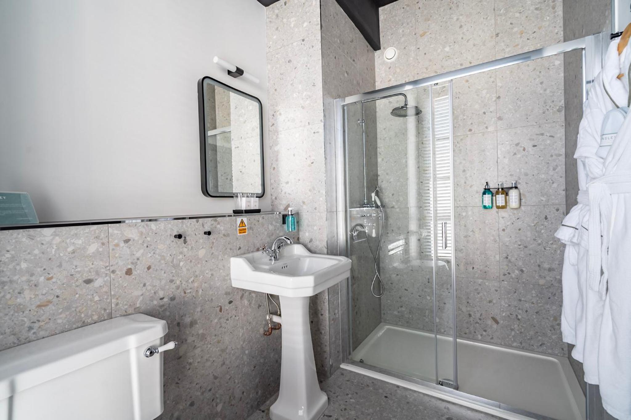 Superior Double or Twin Room - Photo 8