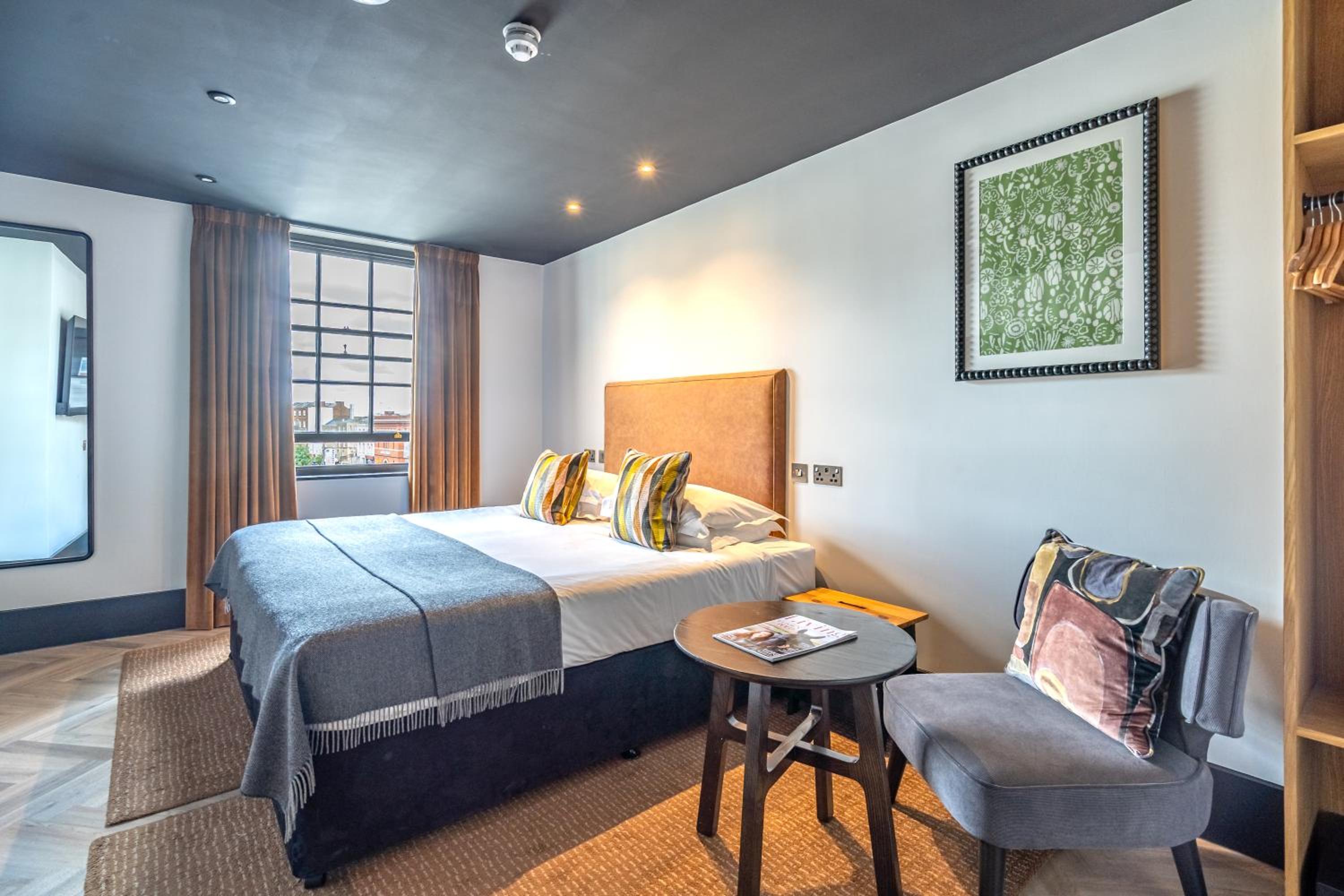 Superior Double or Twin Room - Photo 9