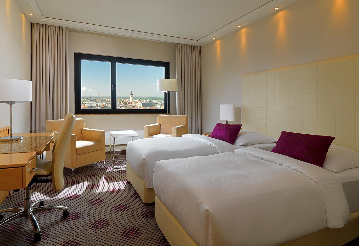 Deluxe Guest Room Two Twin/Single Beds with City View