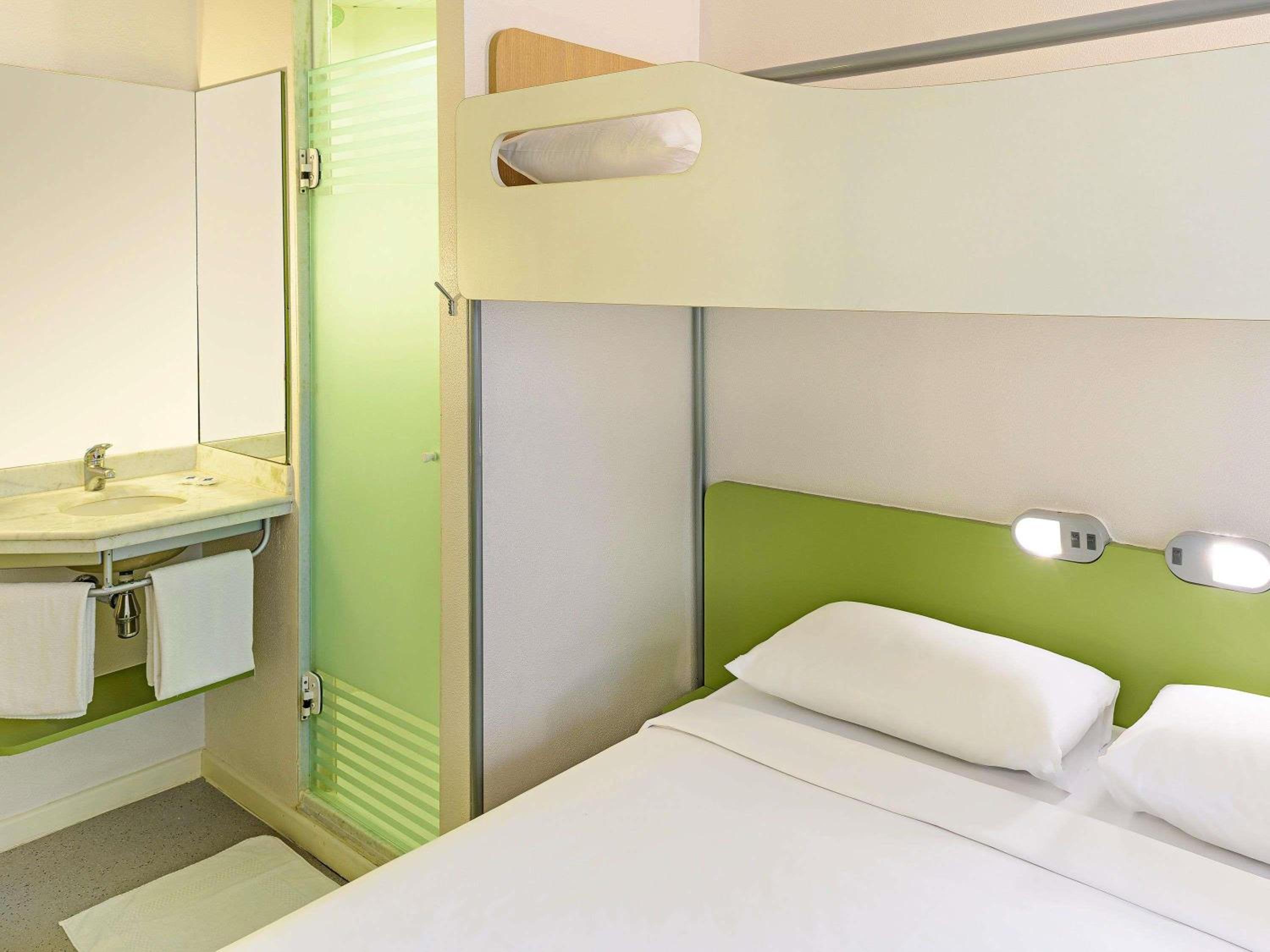 Superior Room with Double Bed + Bunkbed photo 1