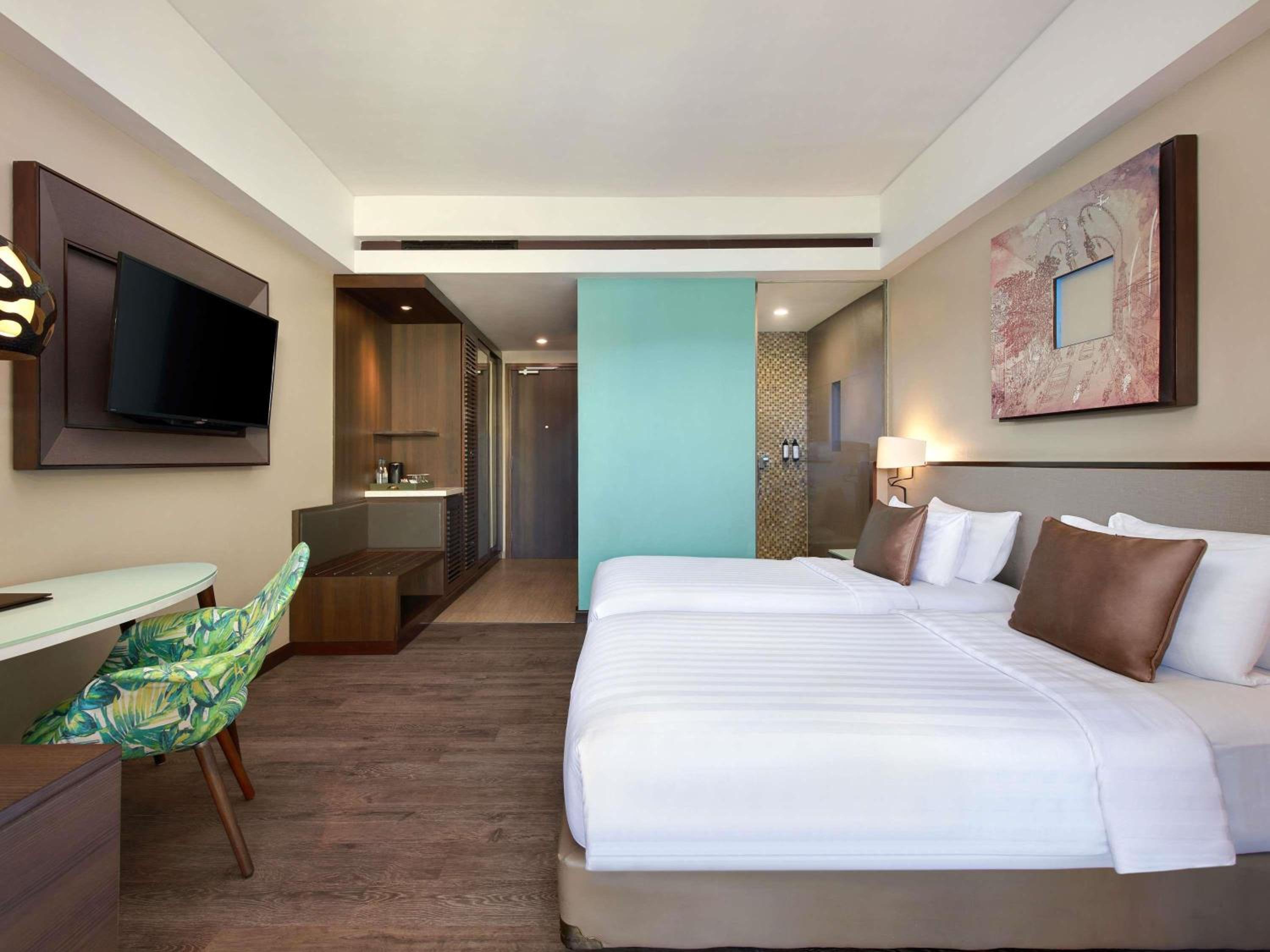 Deluxe Twin Room with Balcony and Pool View