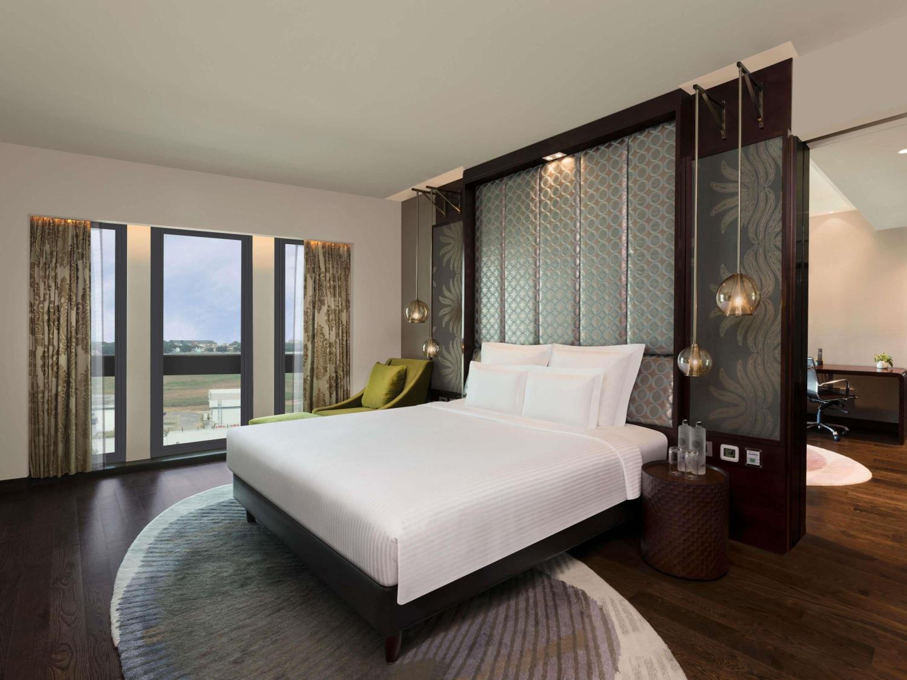 Superior King Suite with Airport View and 20% discount on food, beverages, spa and laundry | Complimentary one way airport transfer