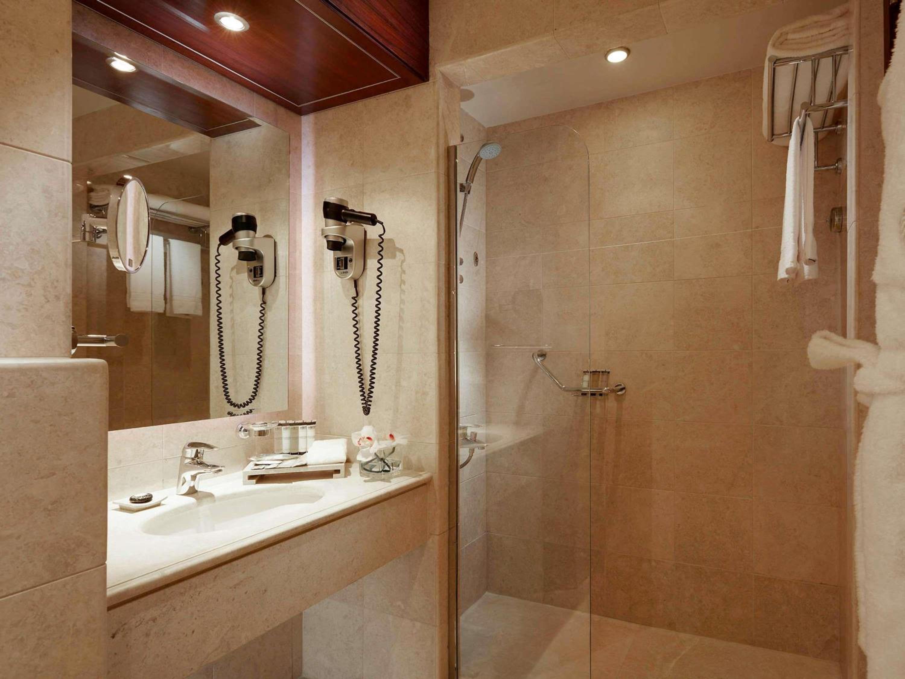 Executive Suite with Double Bed photo 3
