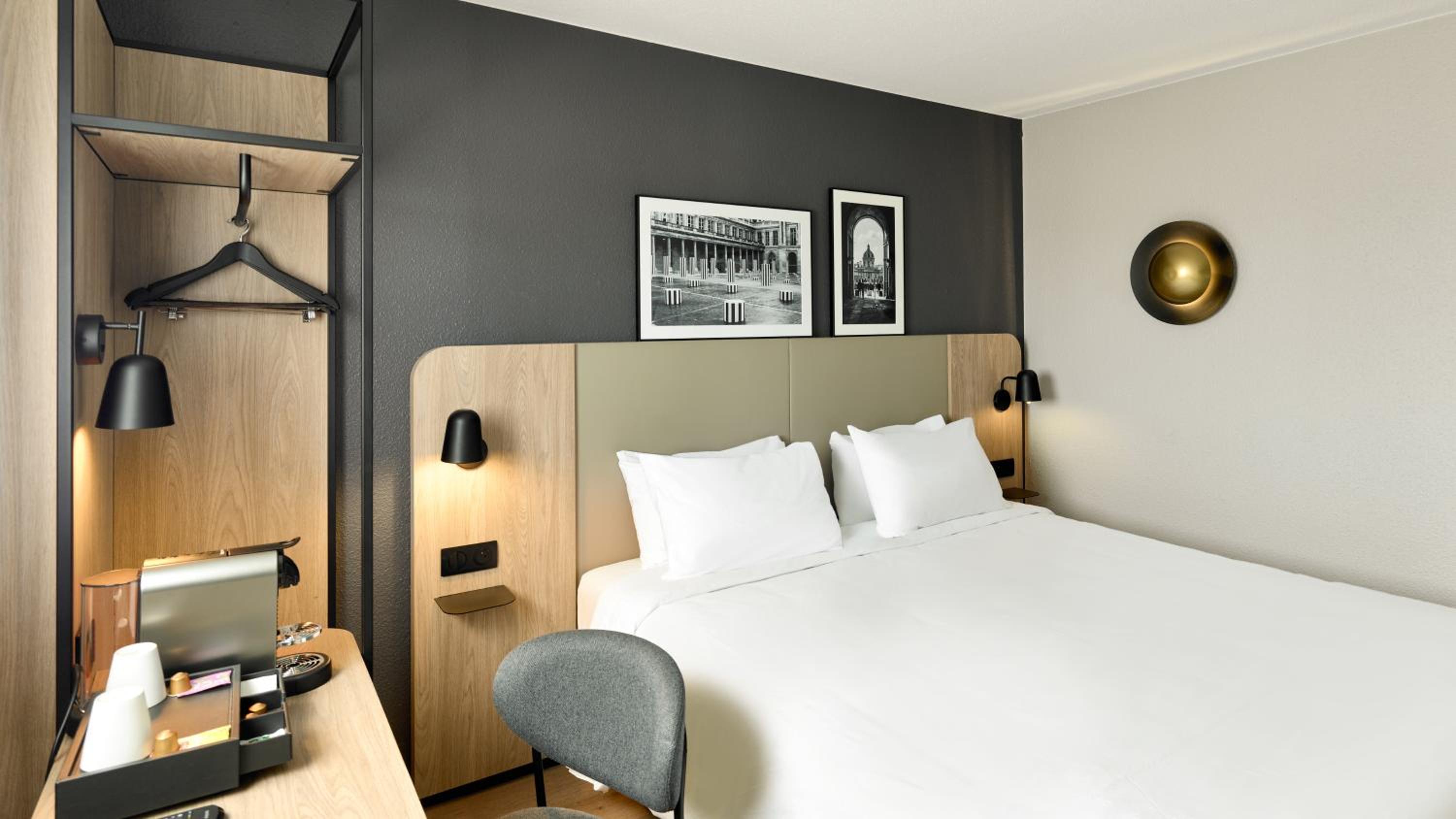 Superior Room - 1 King Bed - Photo 8