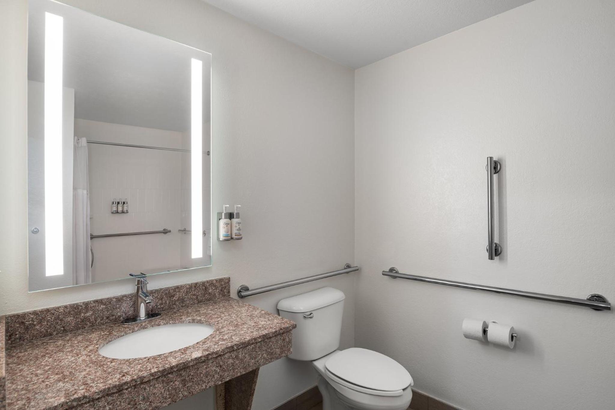 Standard King Room with Mobility Accessible Roll-In Shower - Photo 4