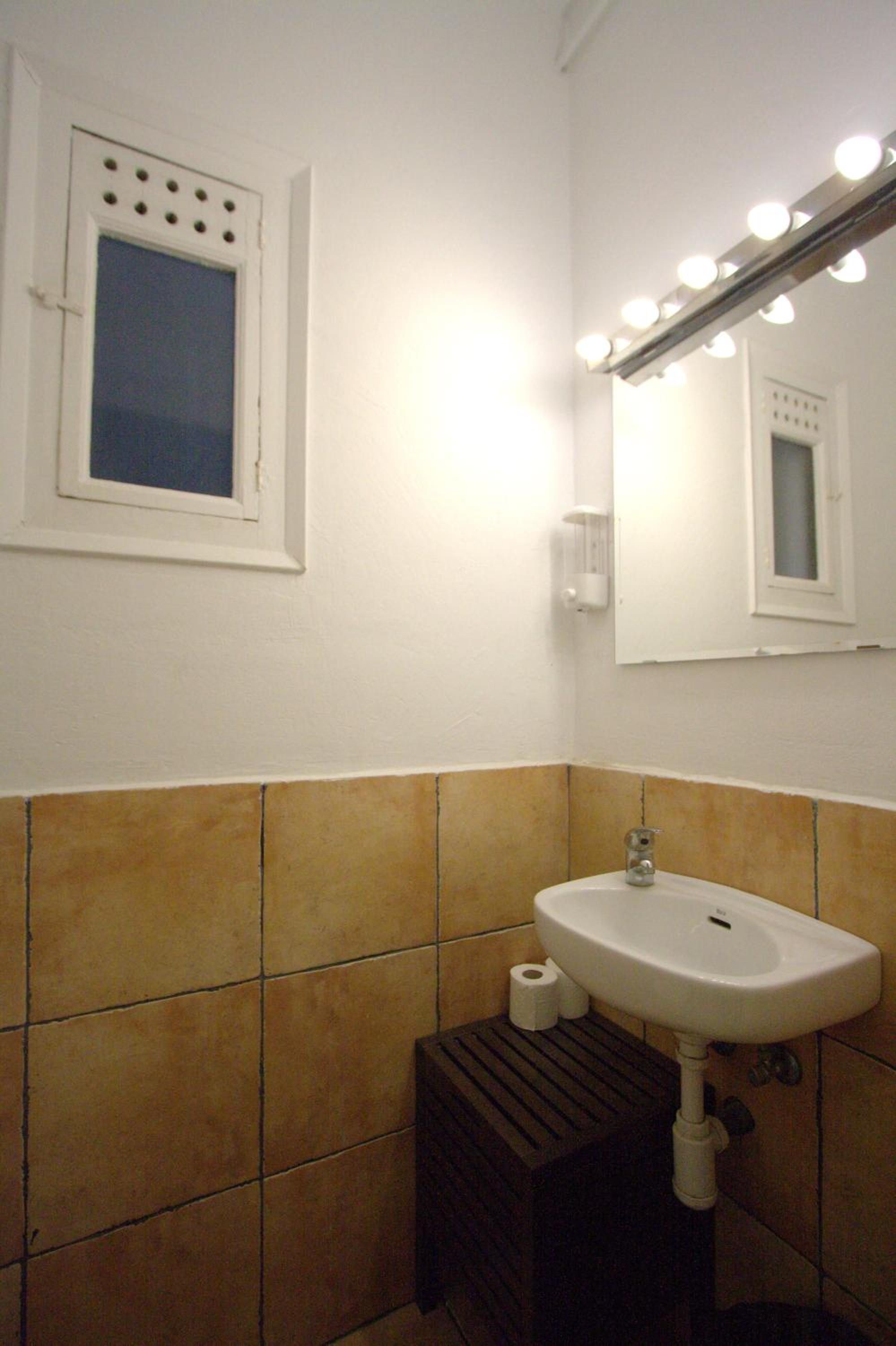 Apartment photo 2