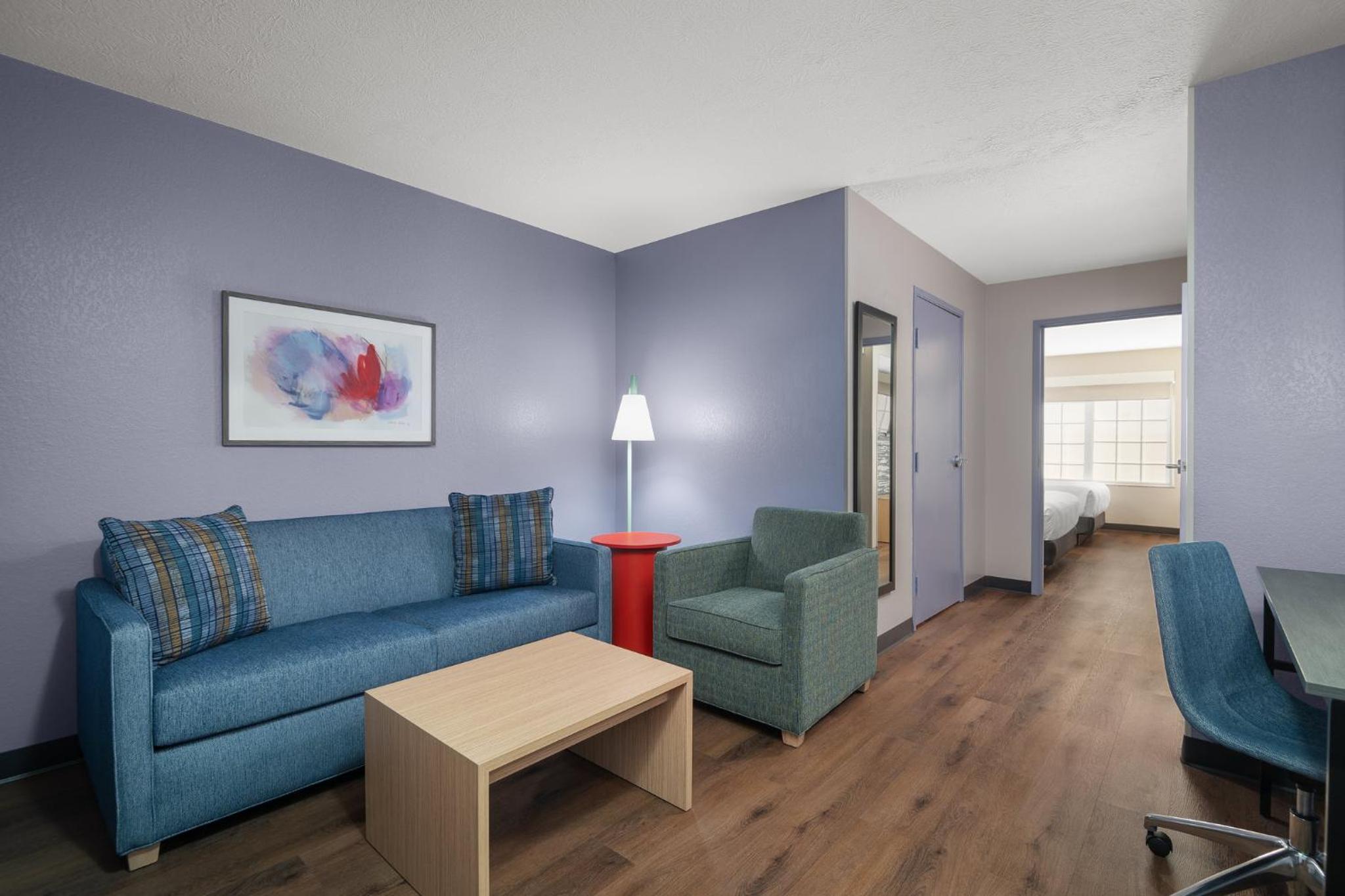 One-Bedroom Queen Suite with Two Queen Beds - Photo 5