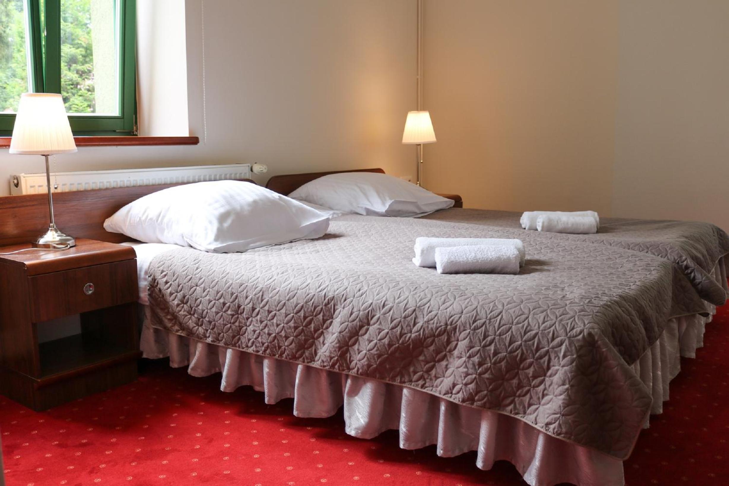 Twin Room - Photo 3