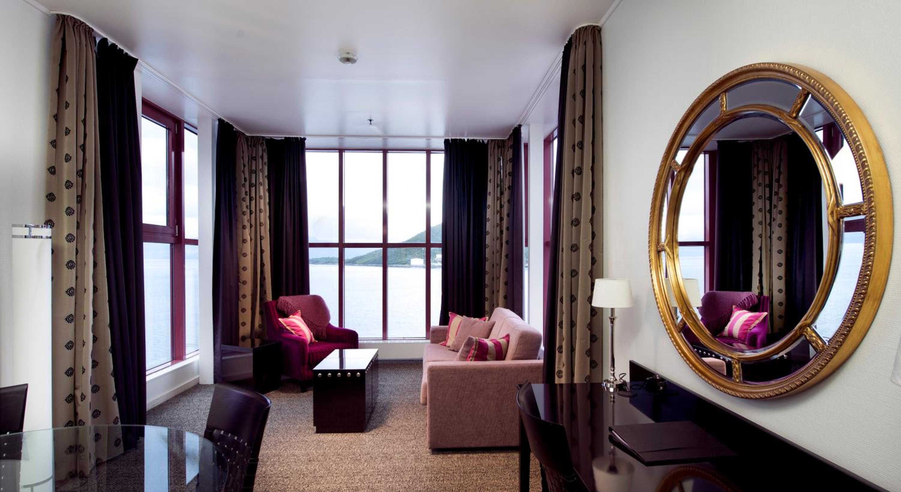 Junior Suite with Ocean View - Photo 1