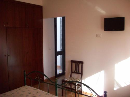 Budget Double Room photo 3