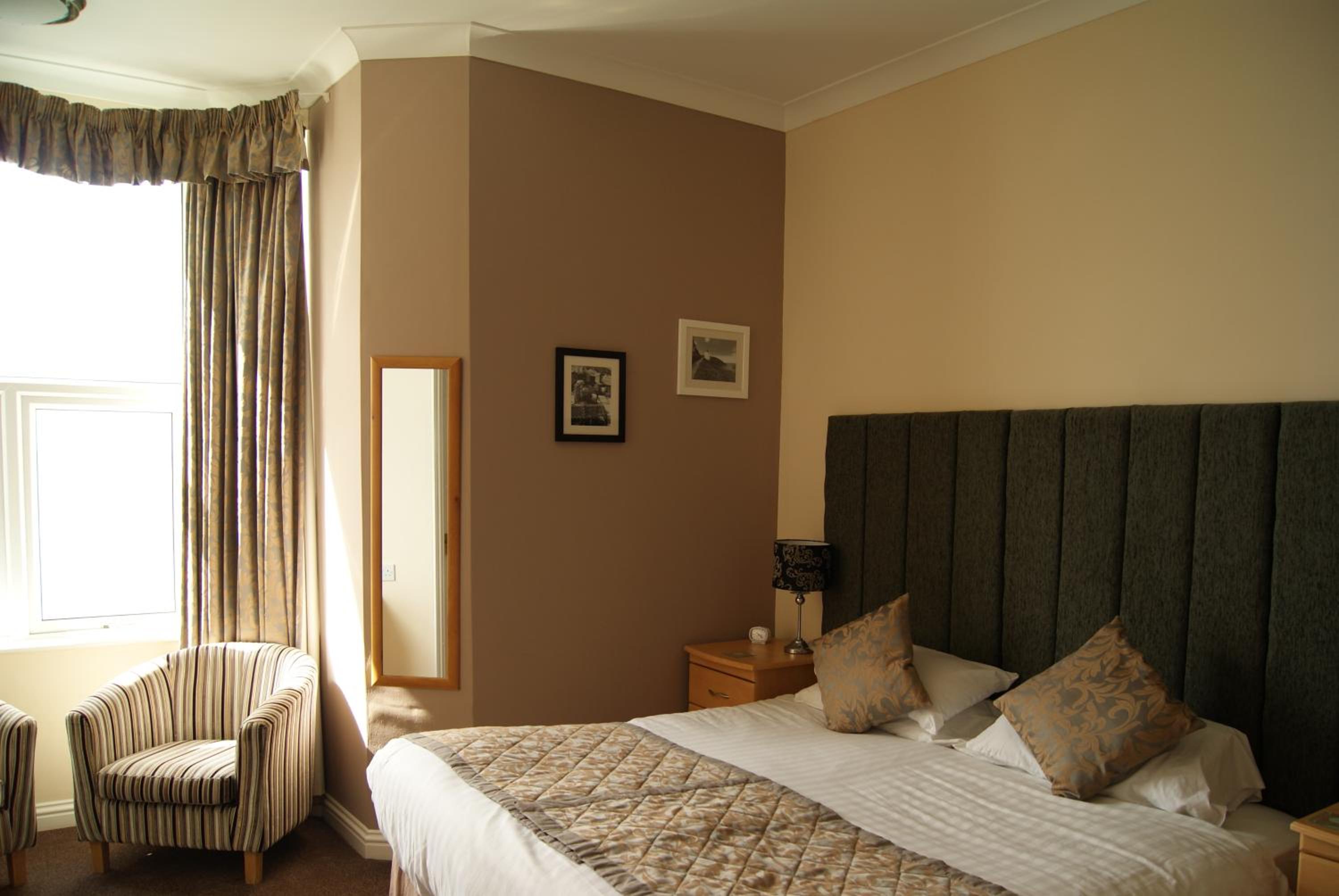 Premier Double or Twin Room with Sea View photo 3