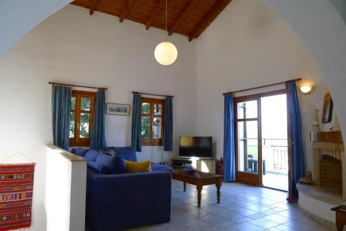 Three-Bedroom House photo 2