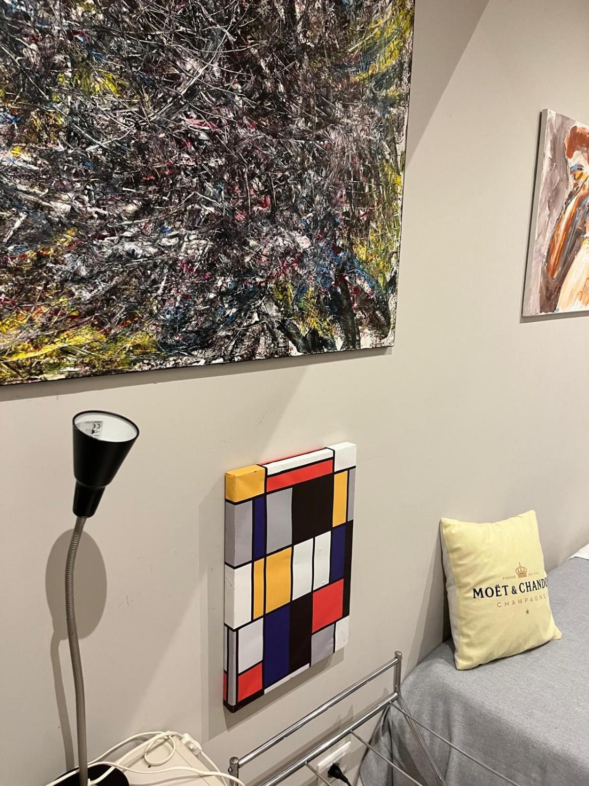 Small Single Room photo 3