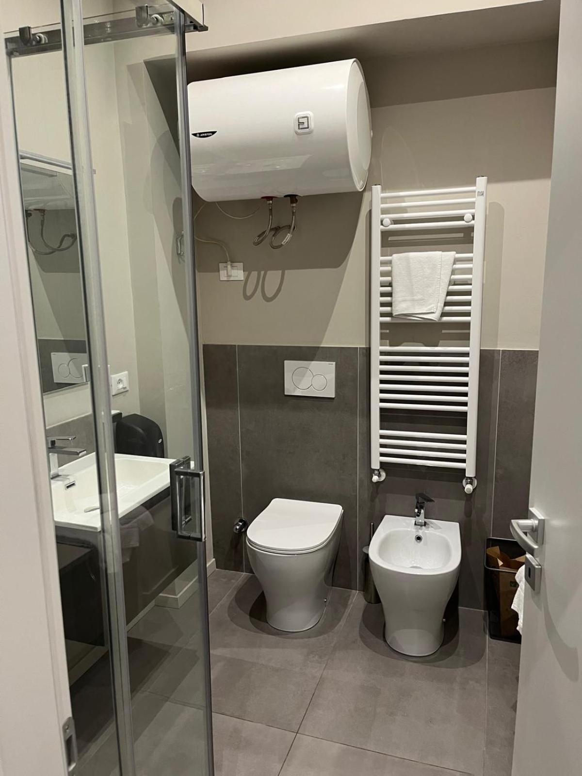 Small Single Room photo 2