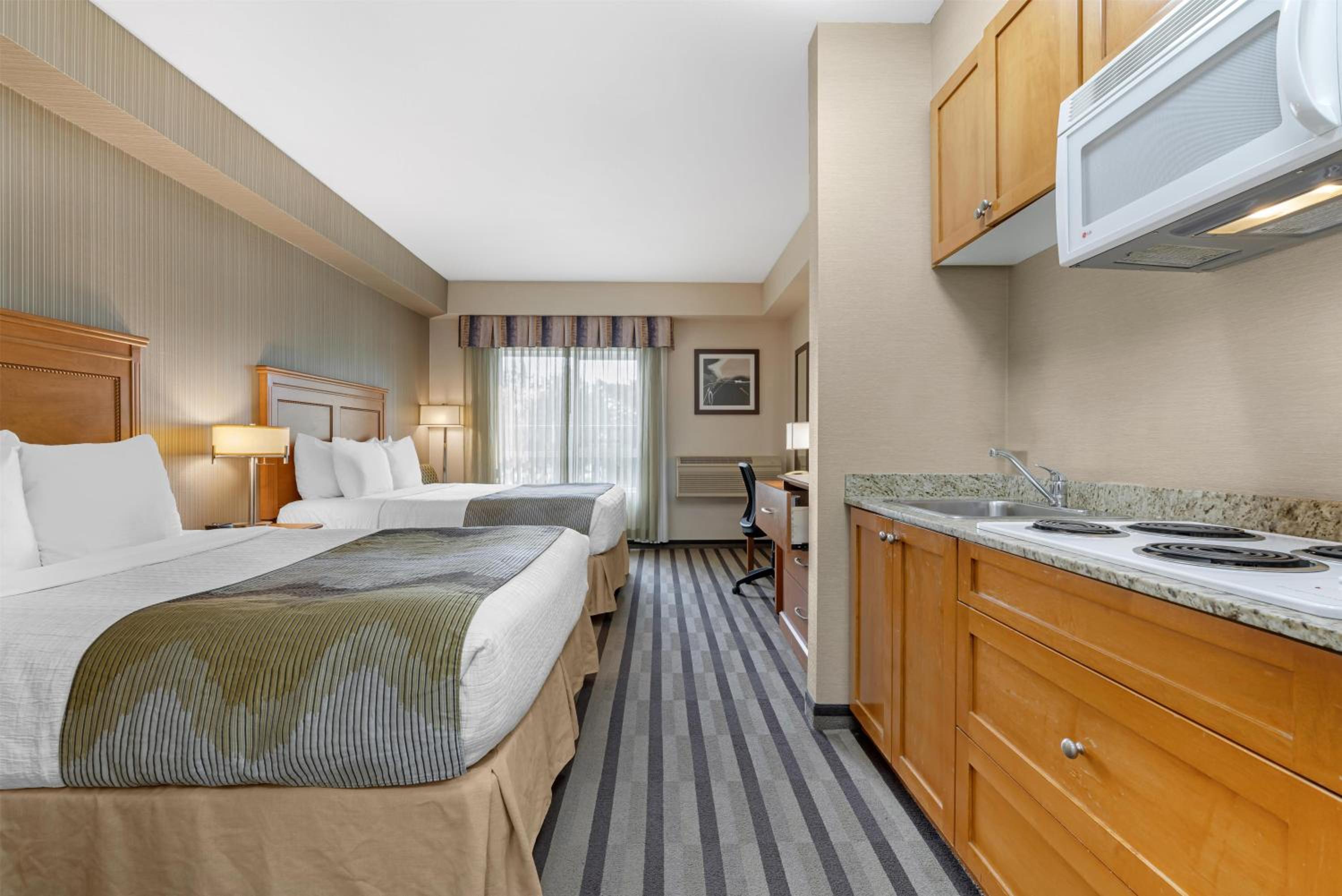 Queen Room with Two Queen Beds and Kitchenette - Third Floor/Non-Smoking