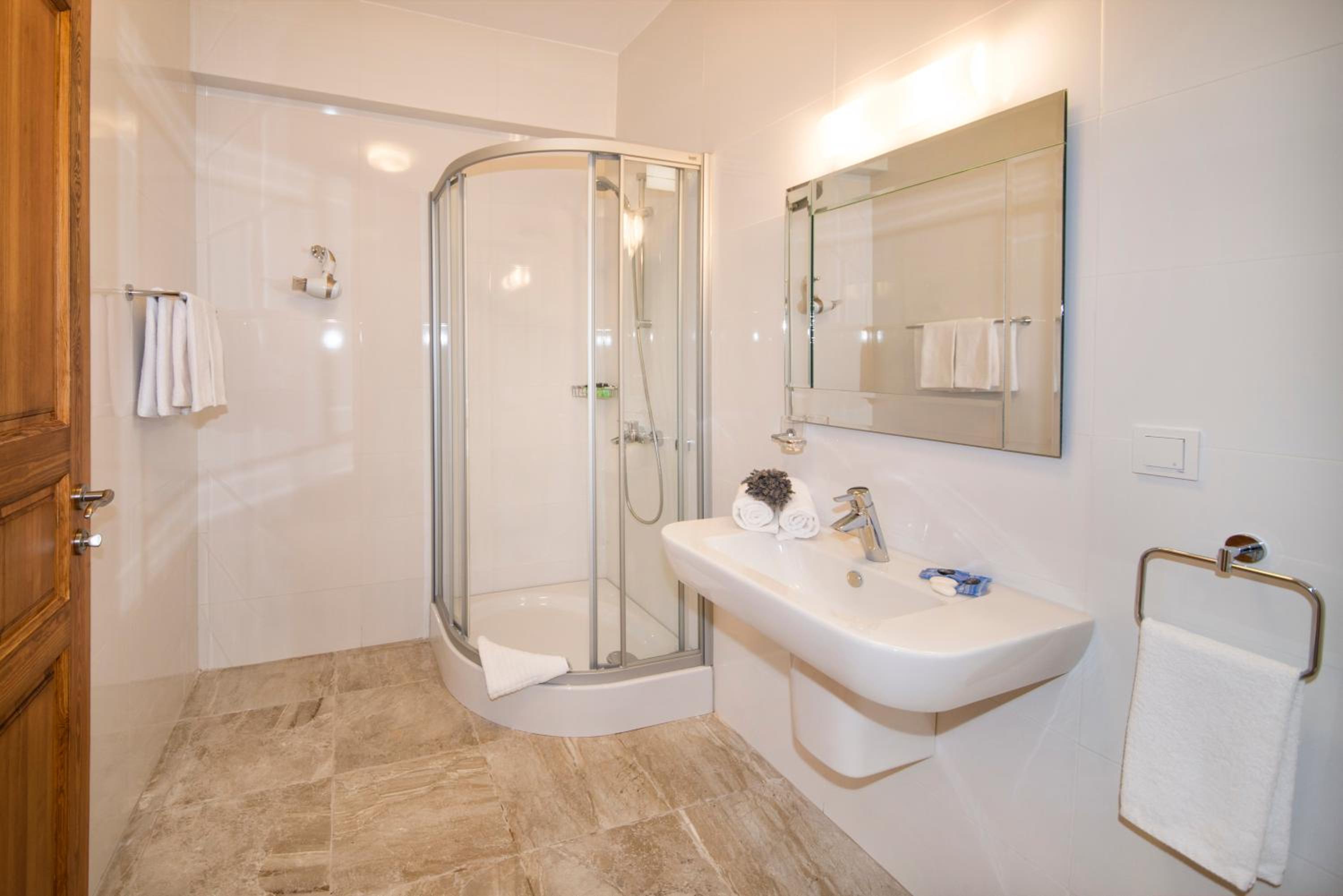 Double Room with Balcony and Sea View photo 3