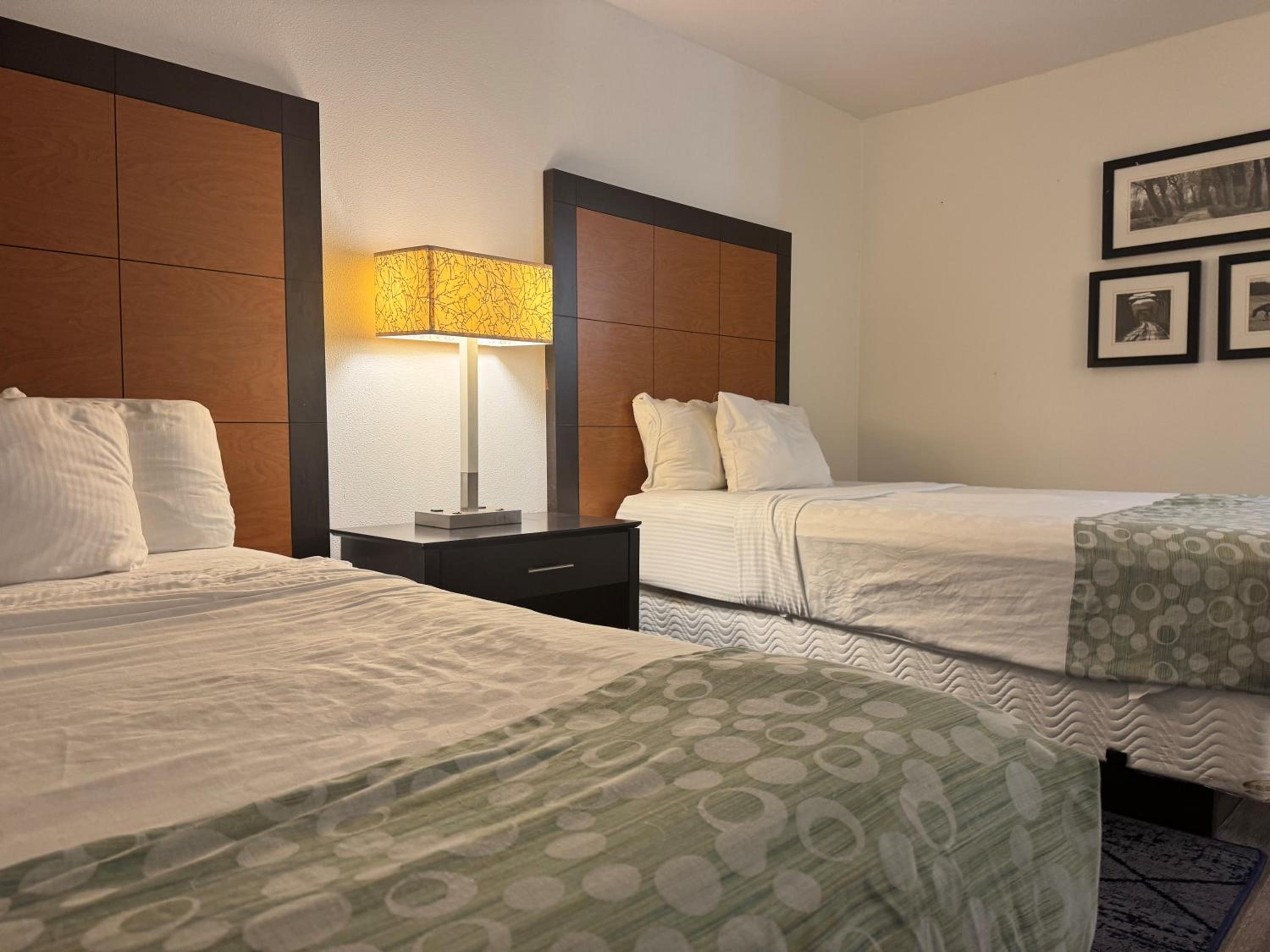 Double Room with Two Double Beds - Non-Smoking - Photo 4