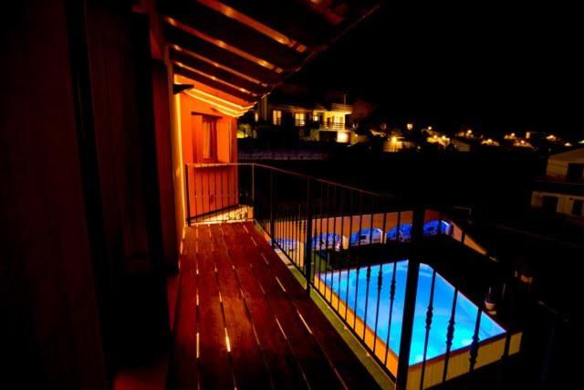Deluxe Suite with Balcony - Photo 10