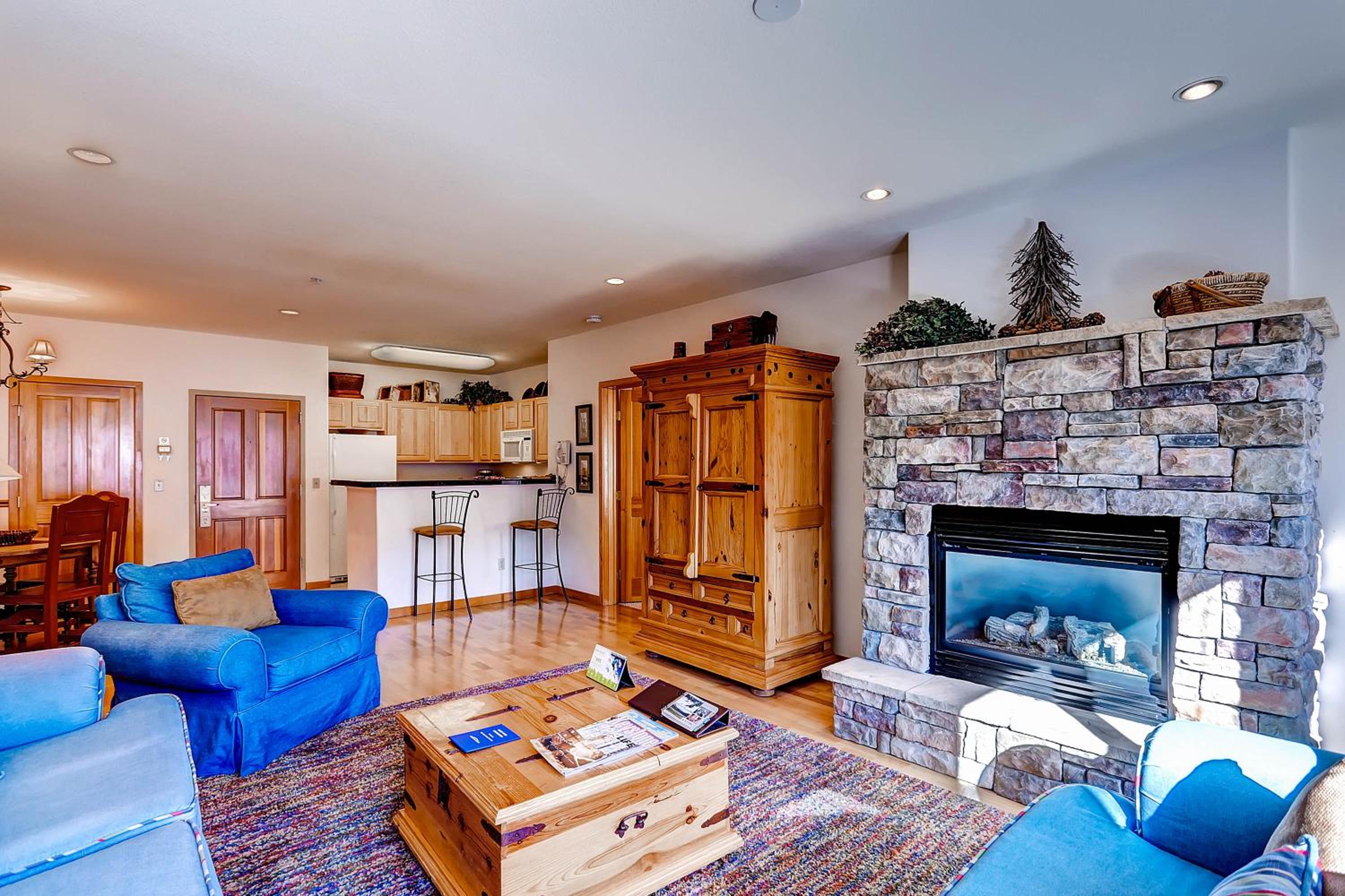 Two-Bedroom Suite - Photo 4