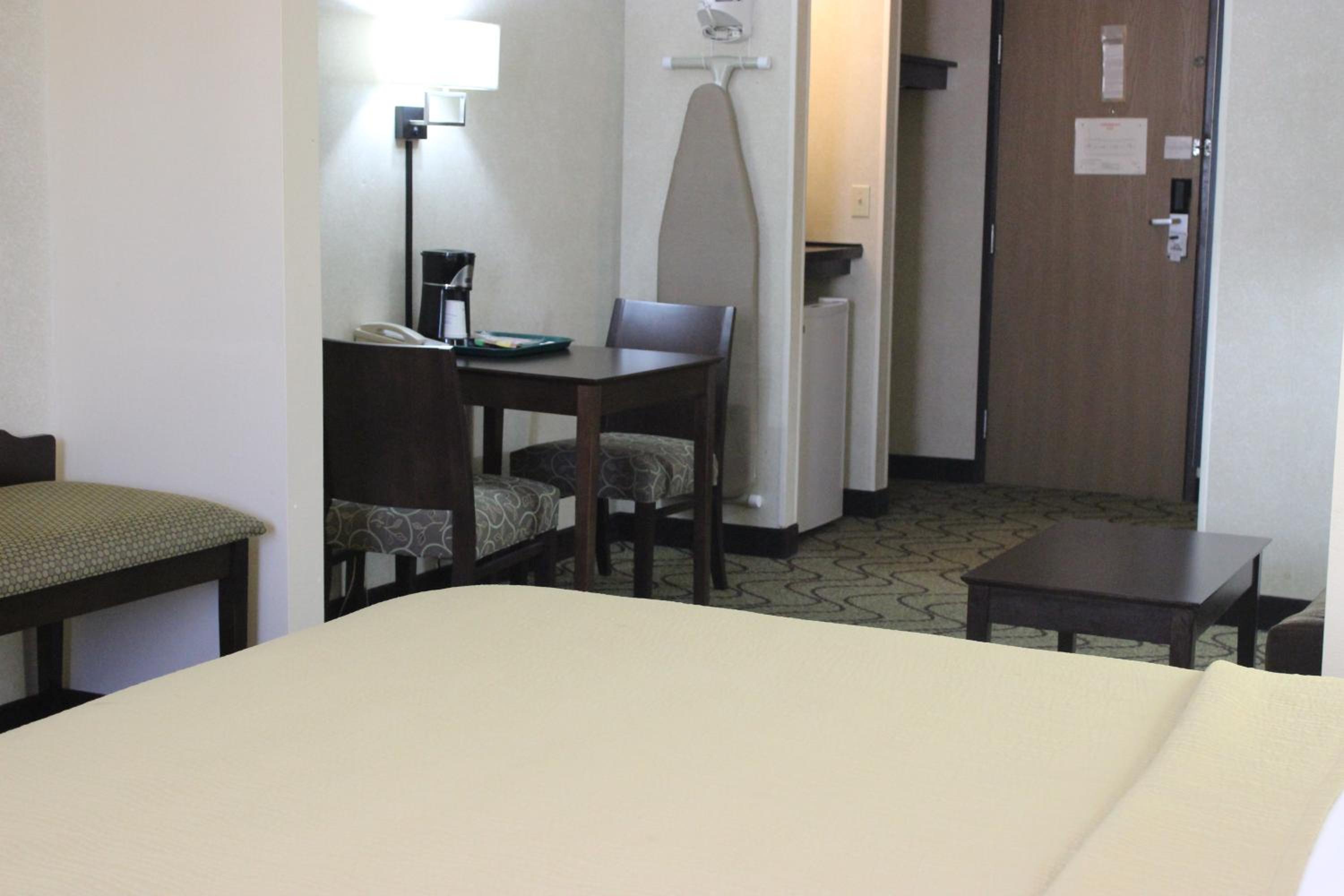 King Room- Non-Smoking - Photo 2
