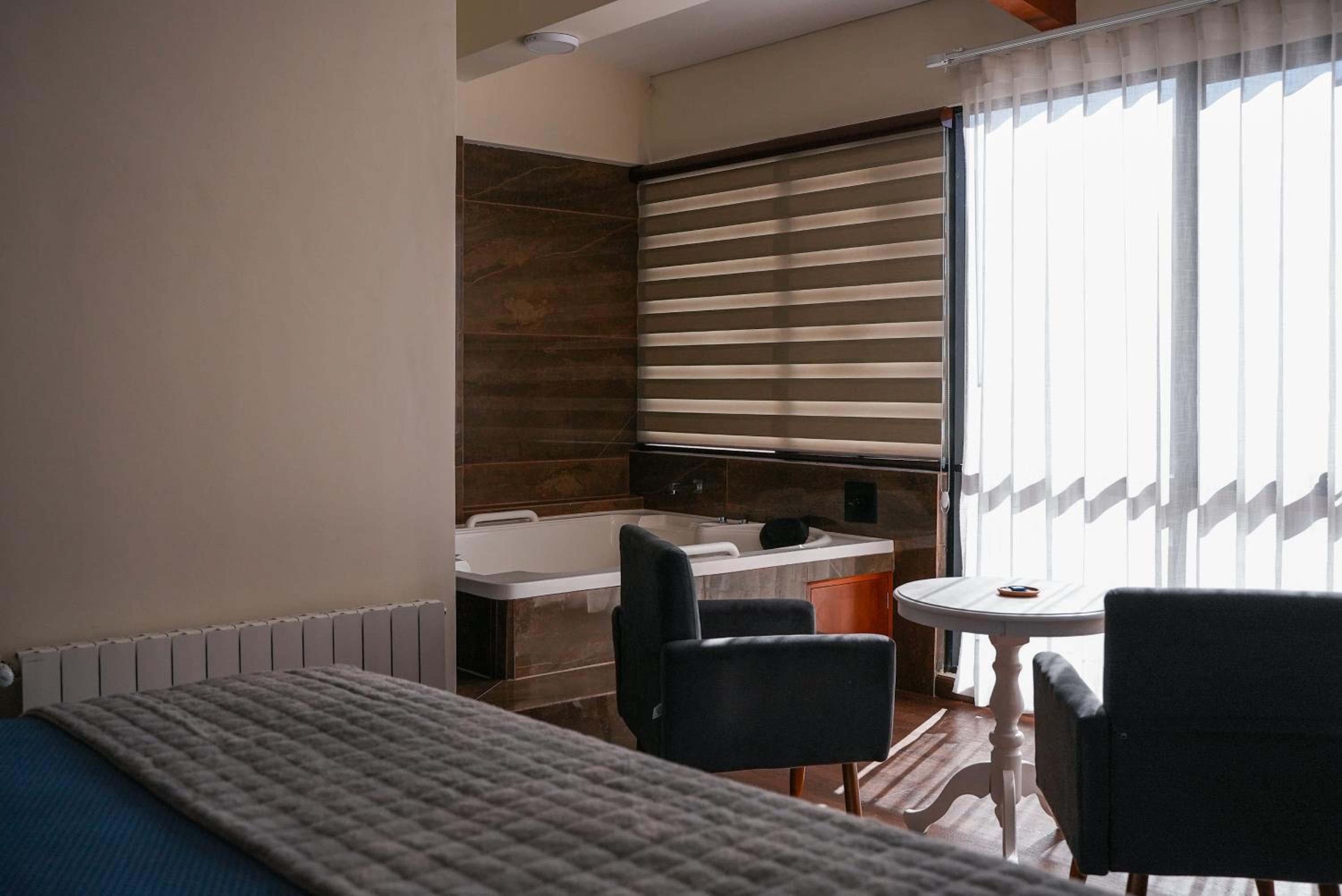 Deluxe Double Room with Bath