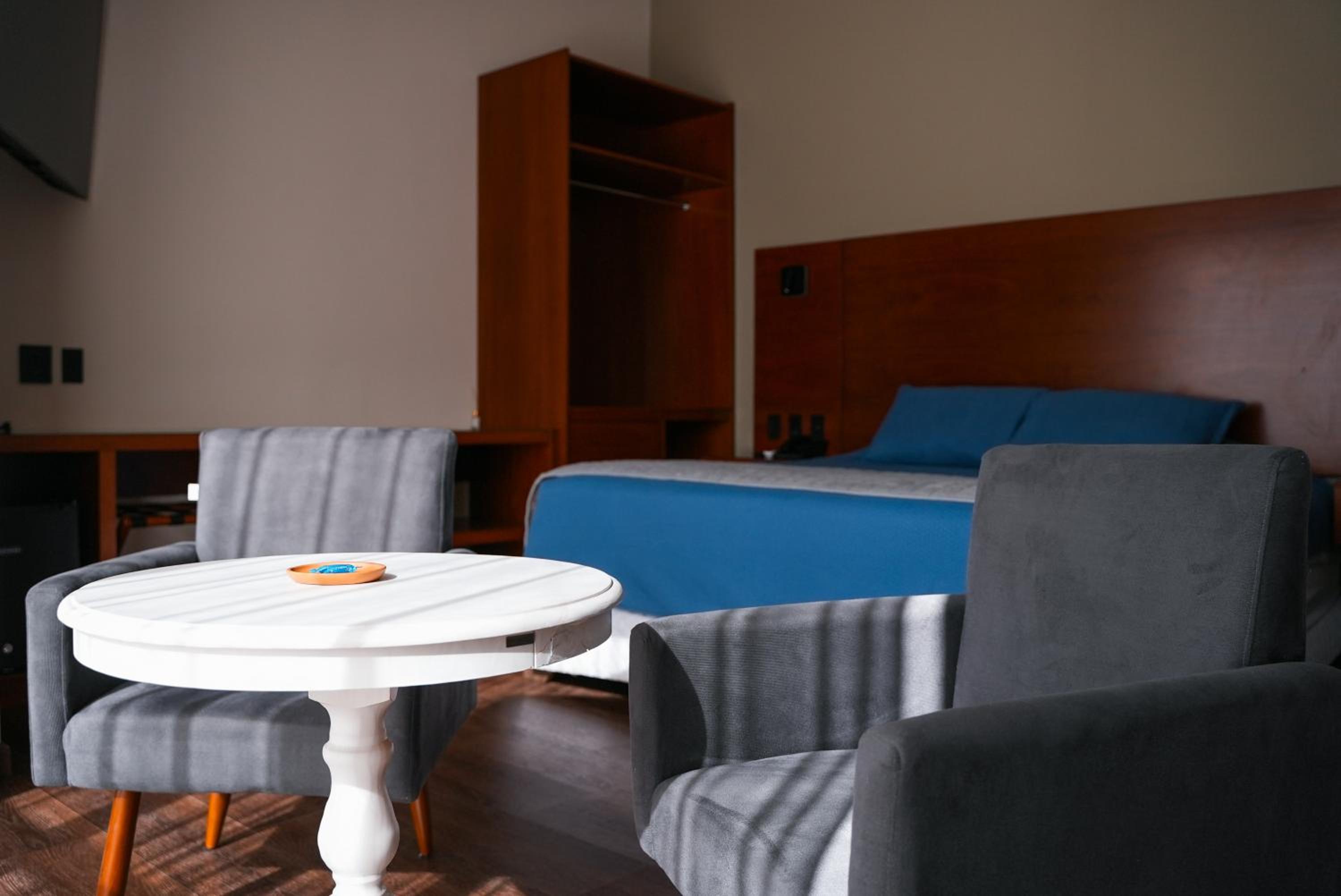 Deluxe Double Room with Bath photo 3