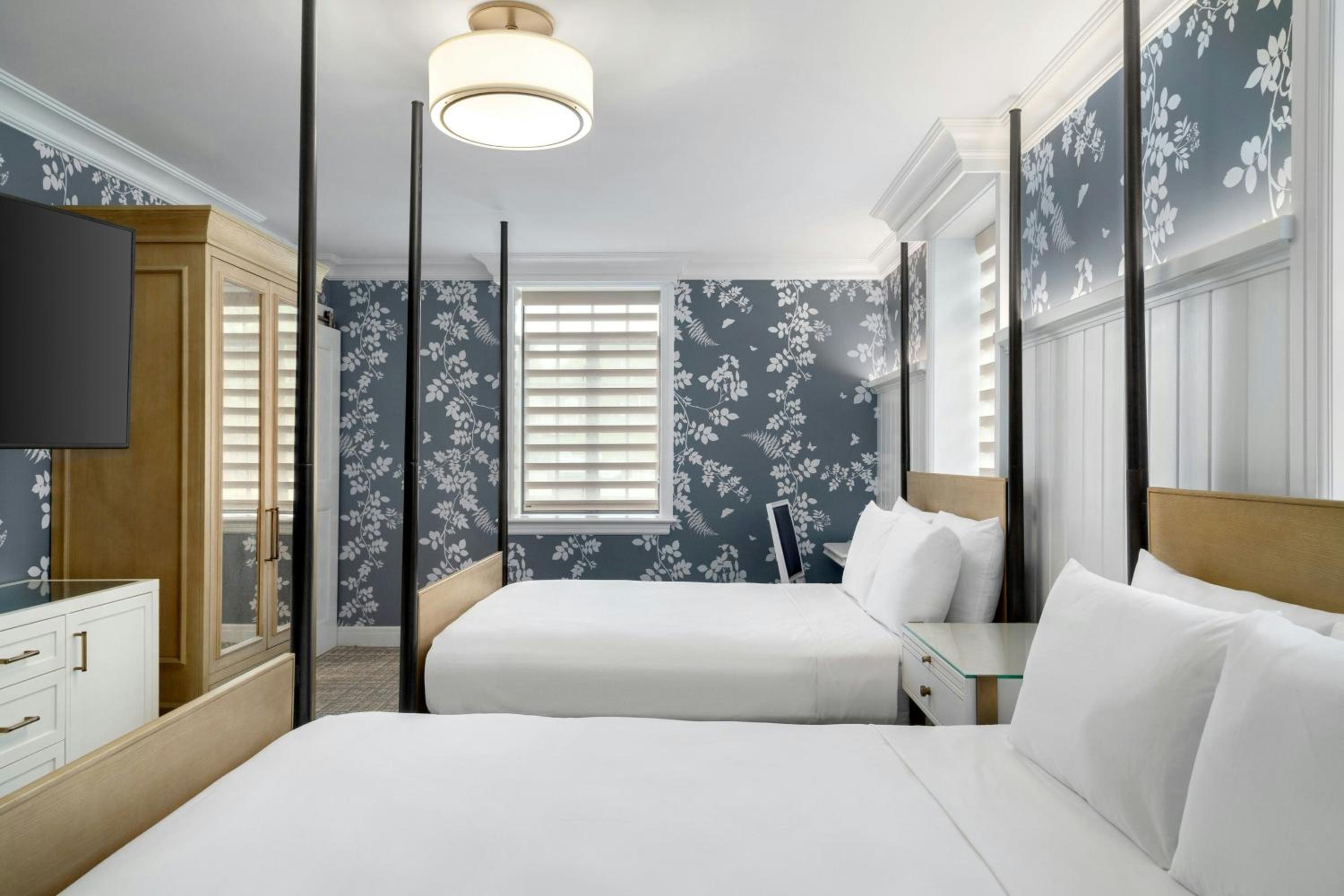 Queen Room with Two Queen Beds and City View - Photo 1