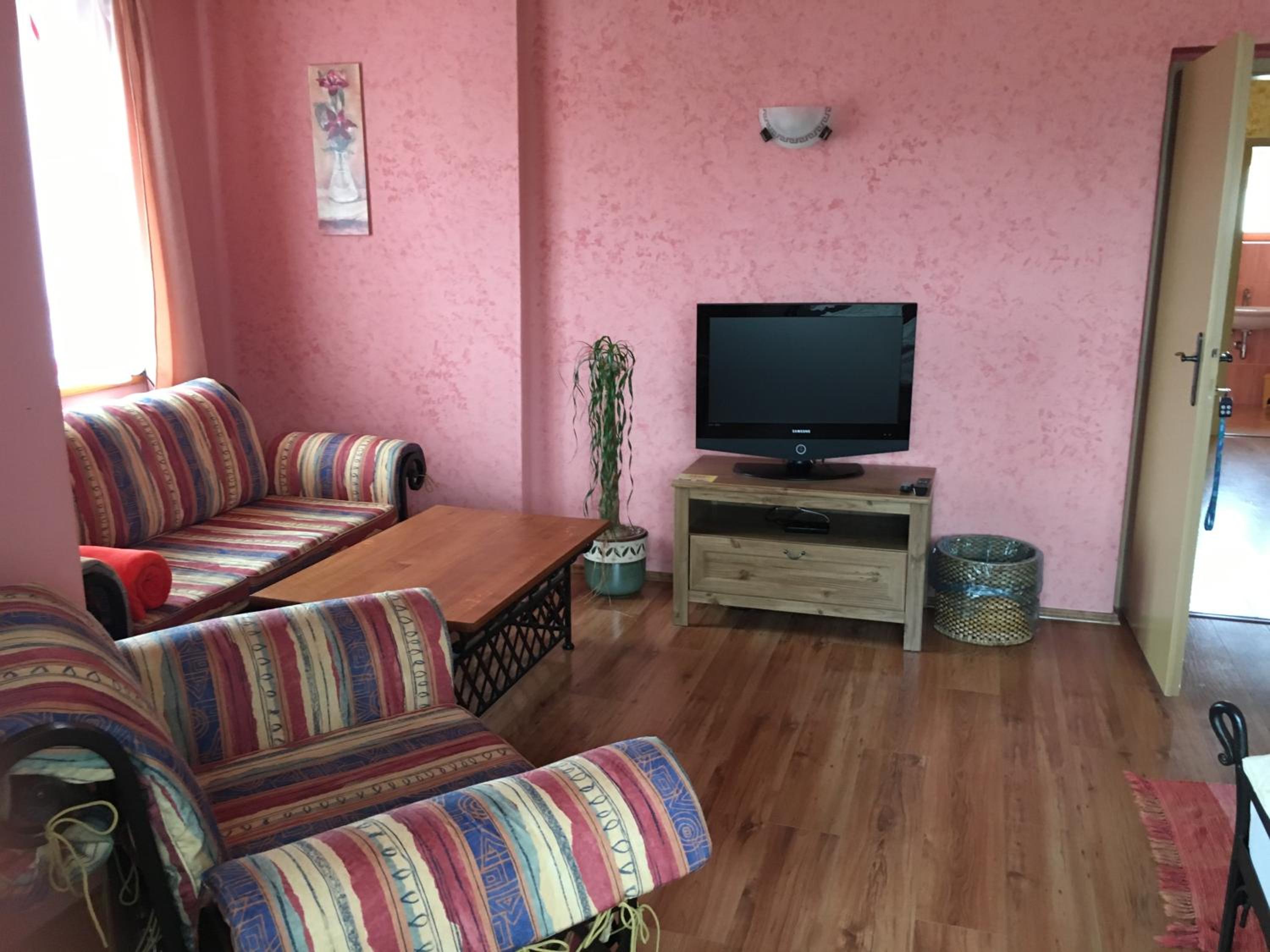 Apartment with Balcony photo 2
