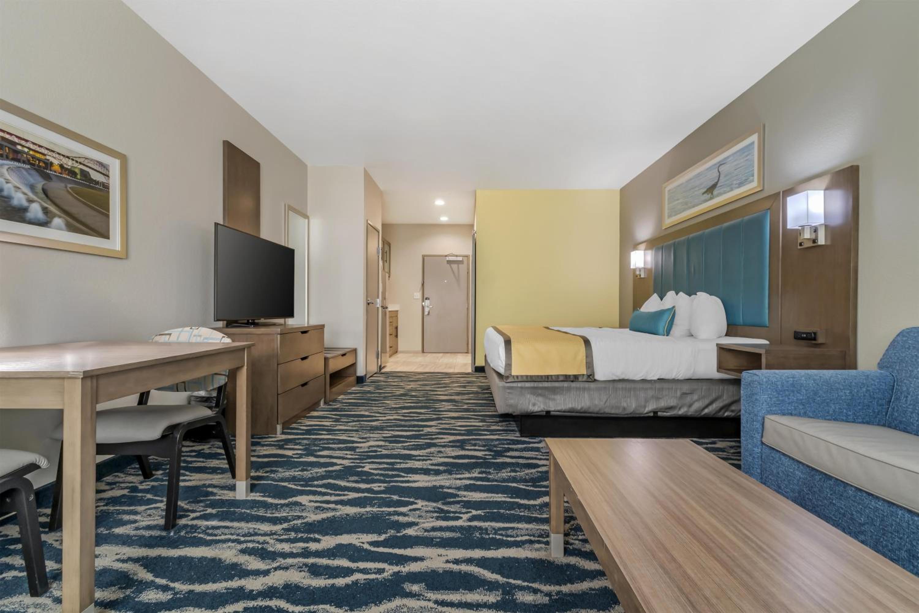 King Room with Sofa Bed, Kitchenette and Bay View - Non-Smoking - Photo 2
