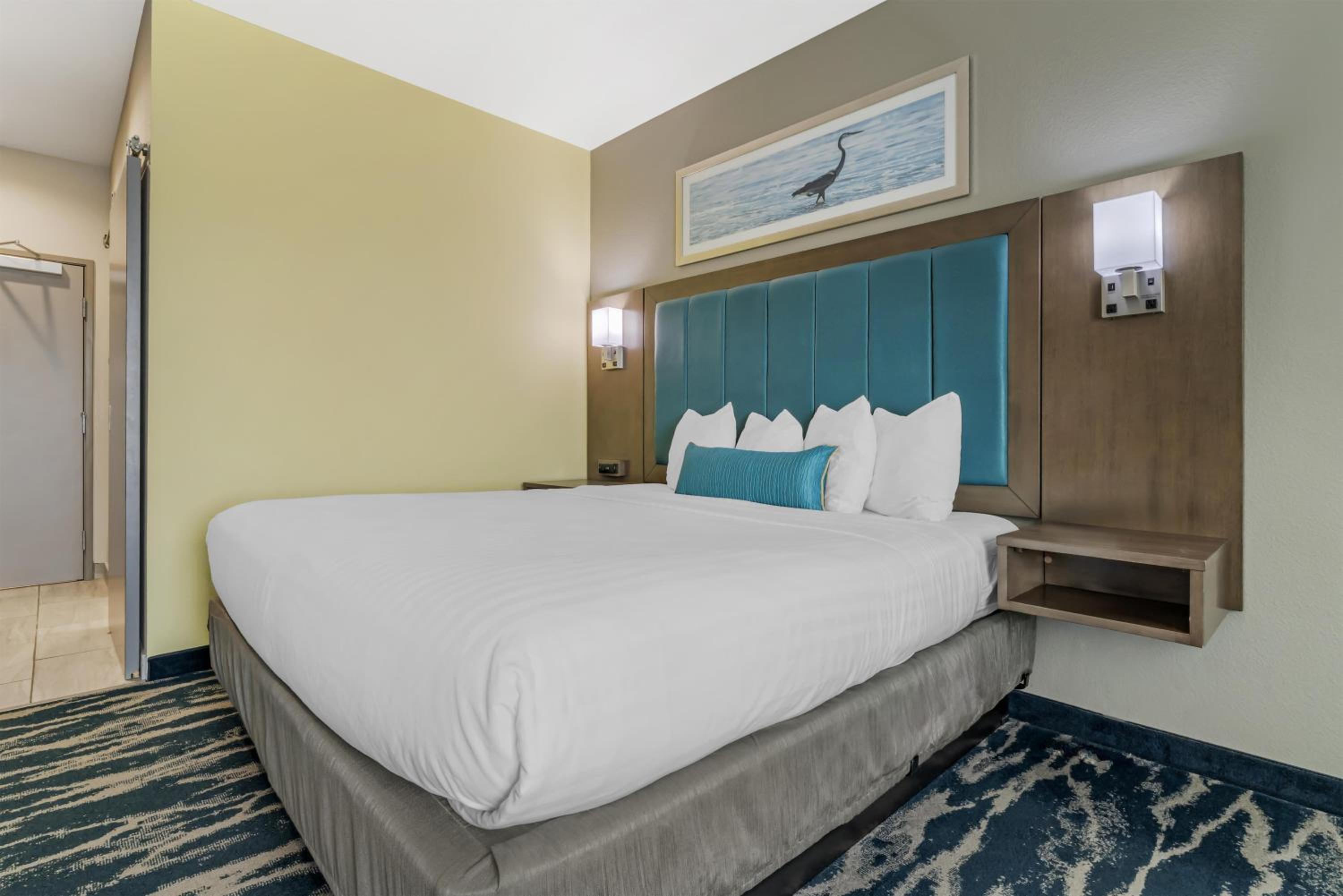 King Room with Kitchenette and Bay View - Non-Smoking - Photo 2