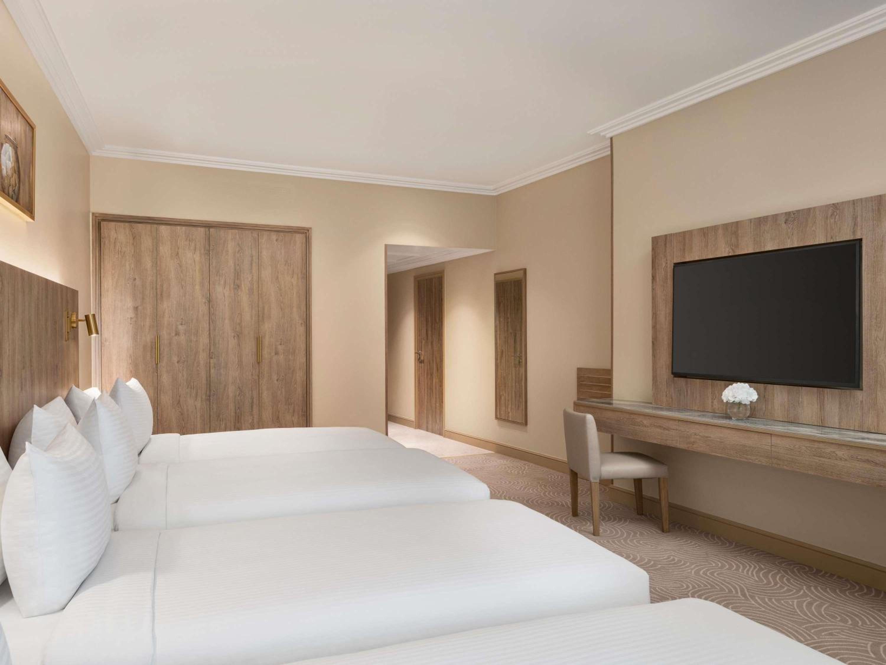 Superior Room with Partial Haram View - Photo 1