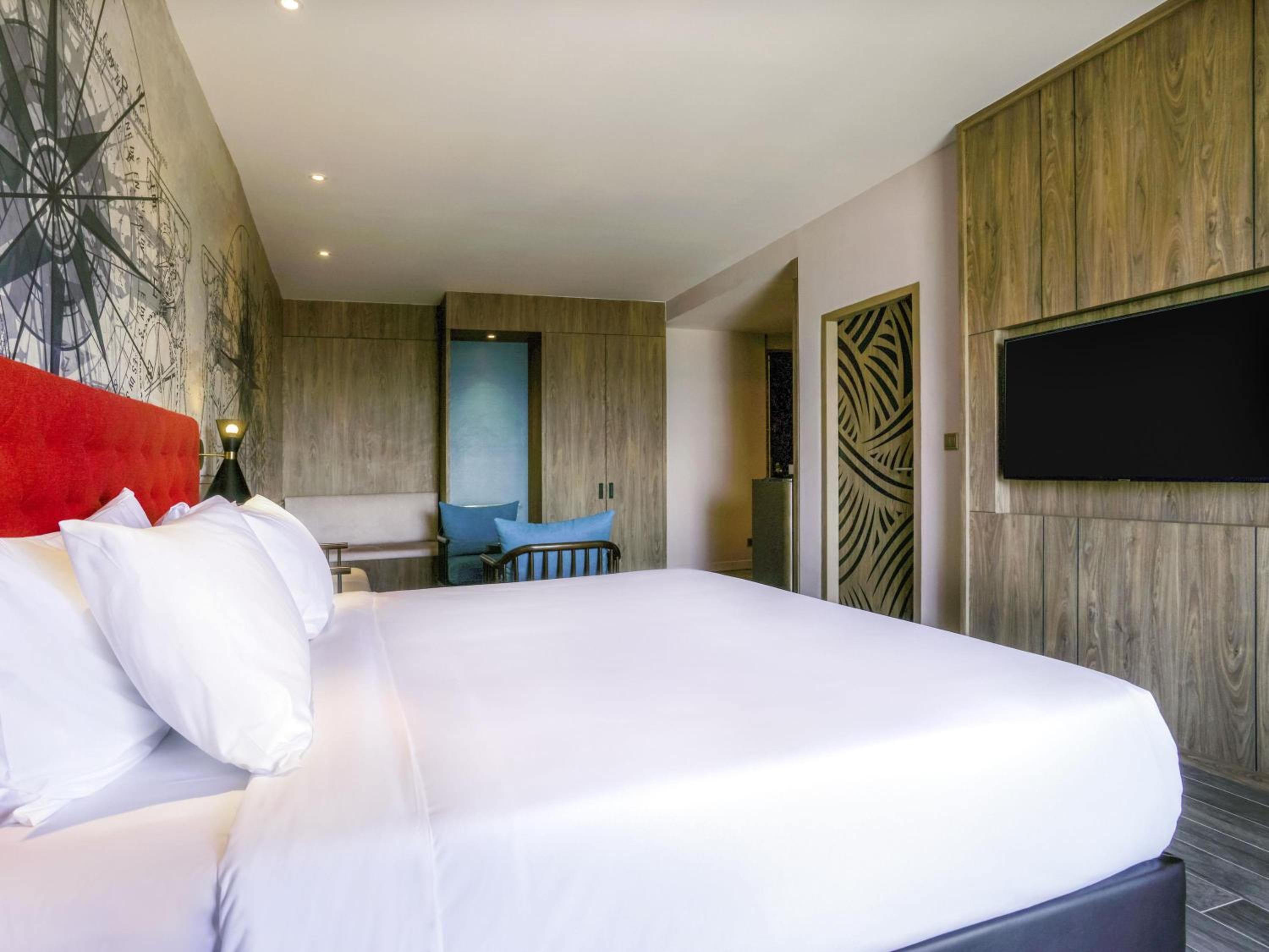 Deluxe King Suite - Photo 4