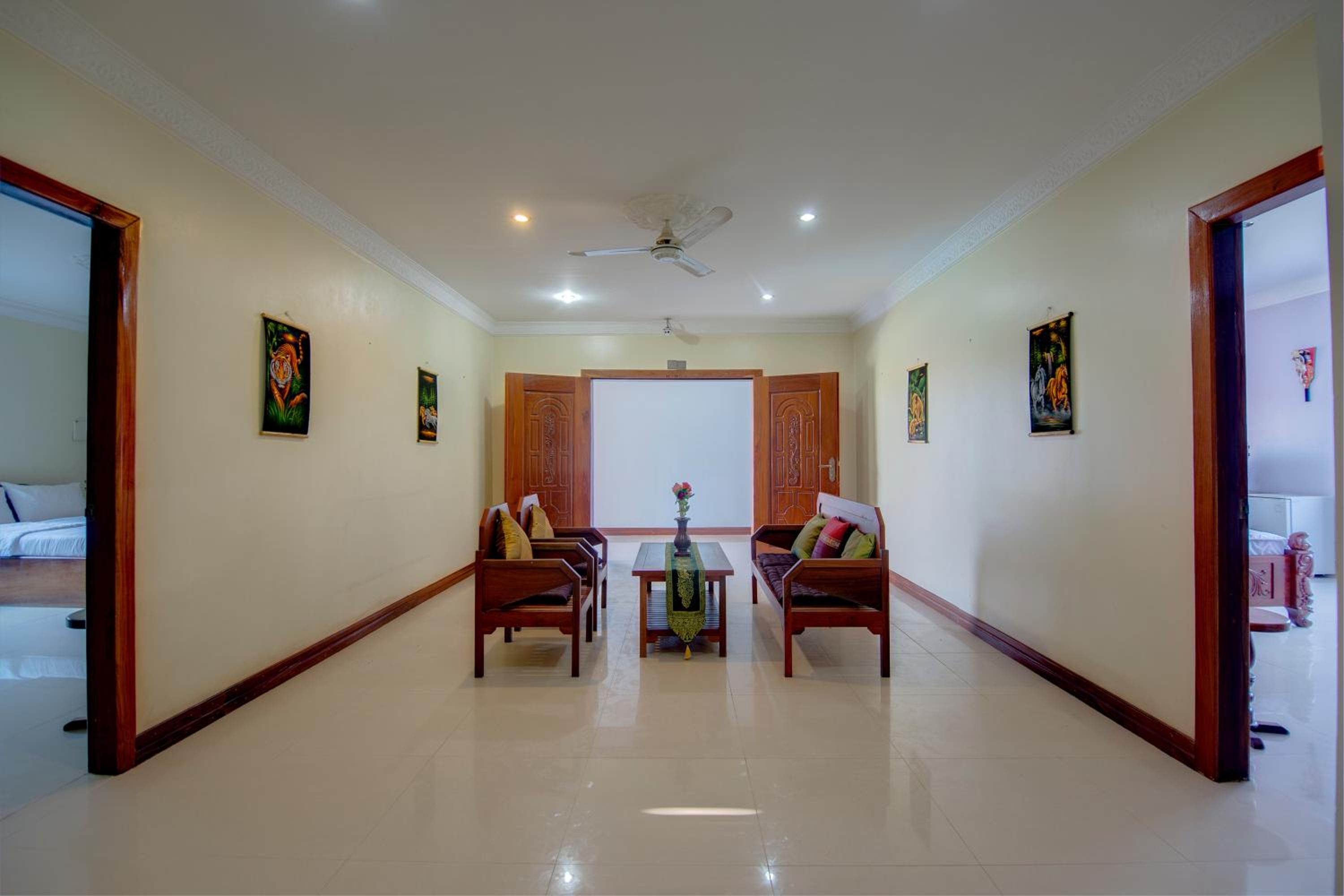 Standard Double Room - Photo 13