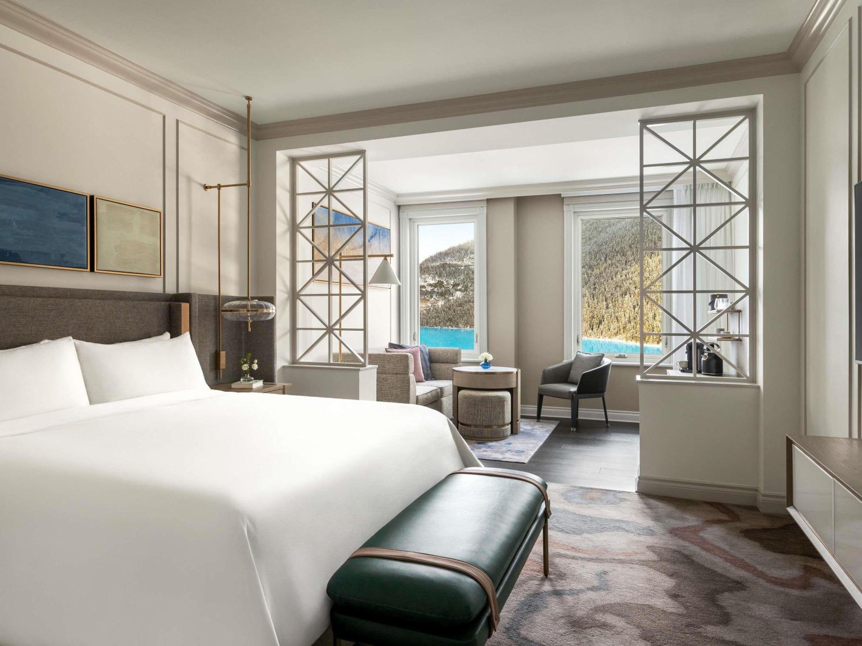 Junior King Suite with Lake View