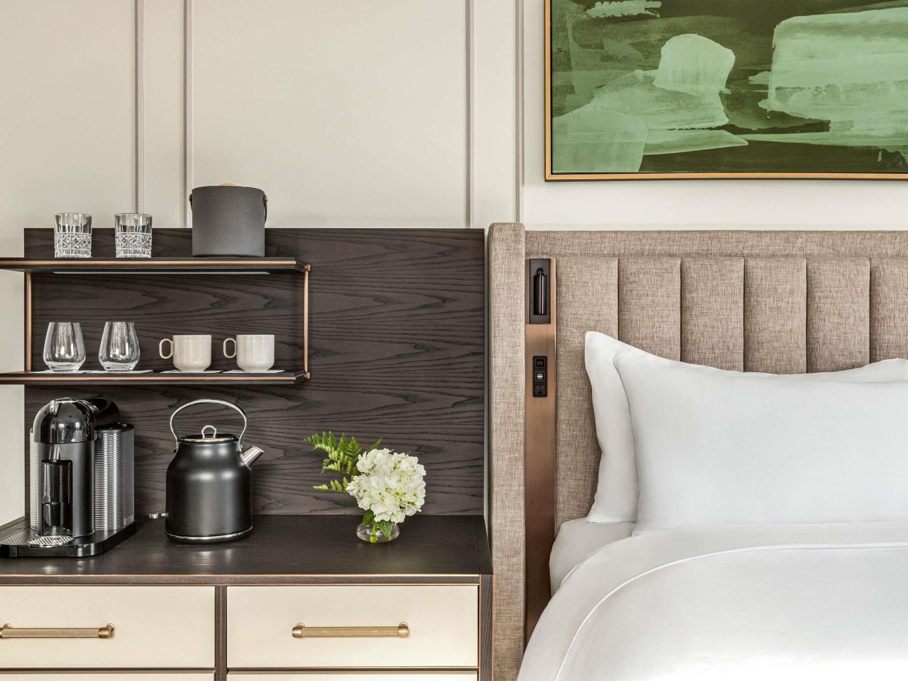Fairmont Queen Room