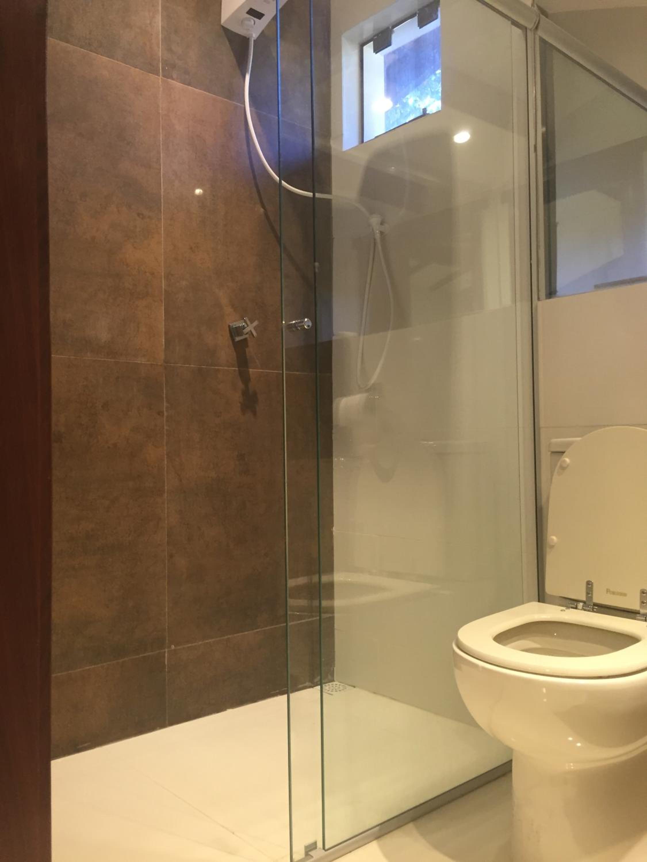 Deluxe Queen Suite - Photo 8