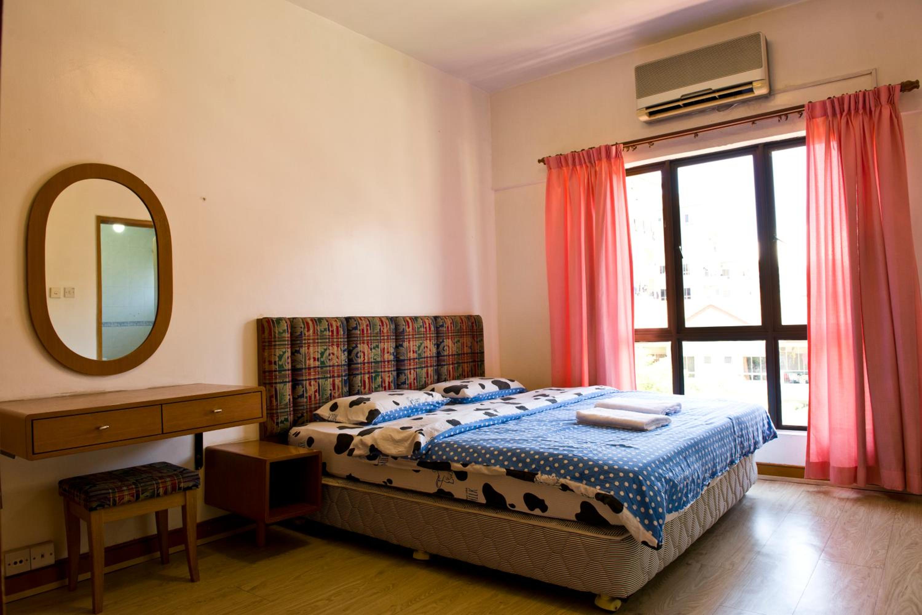 Three-Bedroom Apartment - Photo 15