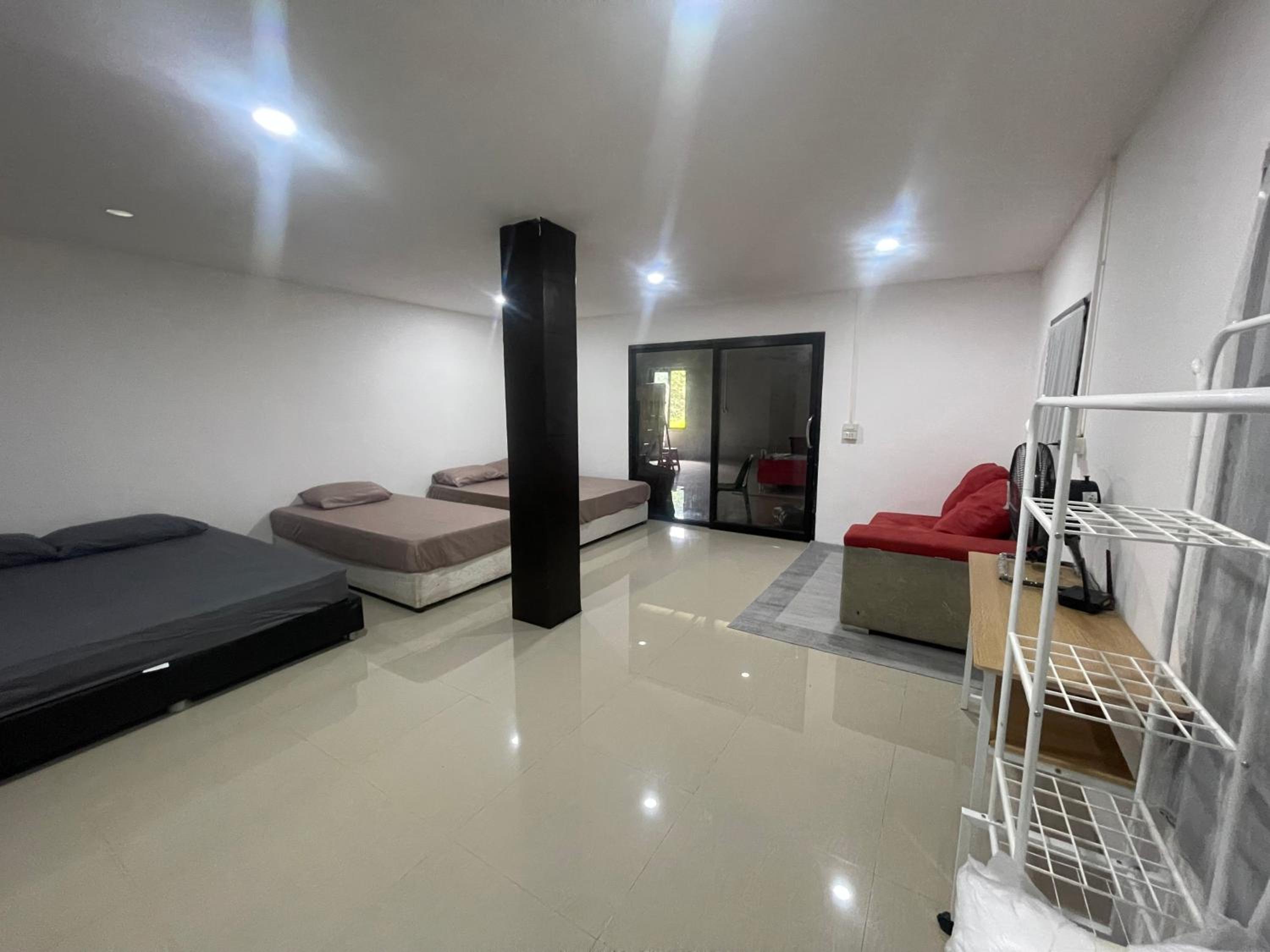 One-Bedroom House photo 3