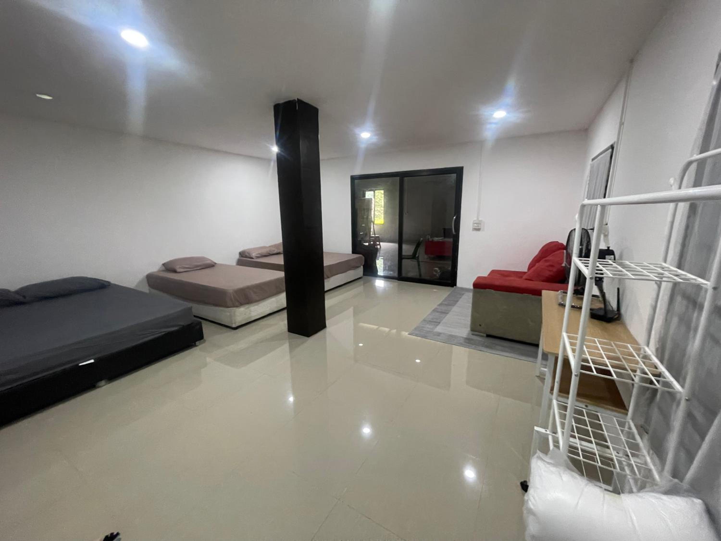 One-Bedroom House photo 1