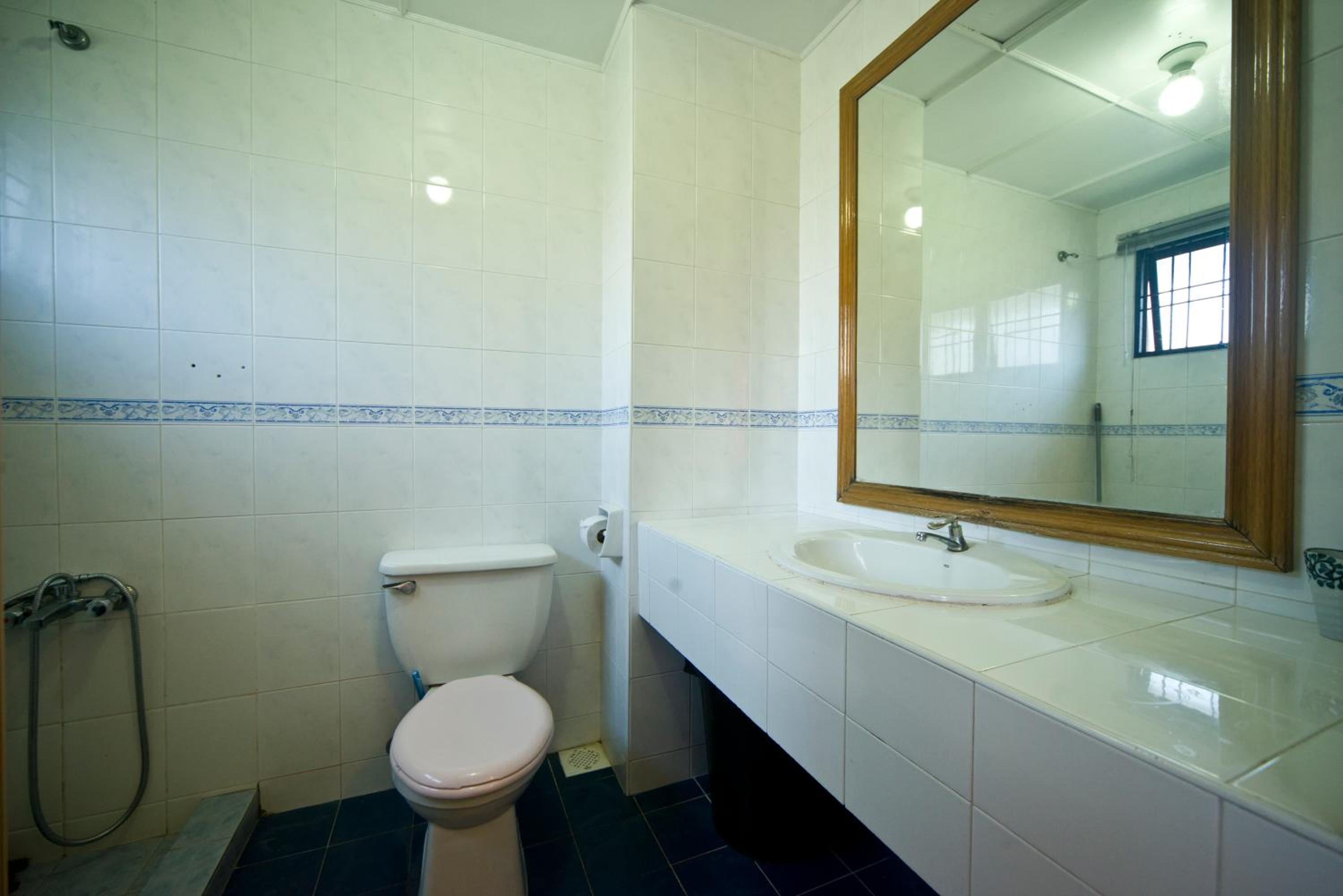 Three-Bedroom Apartment - Photo 16