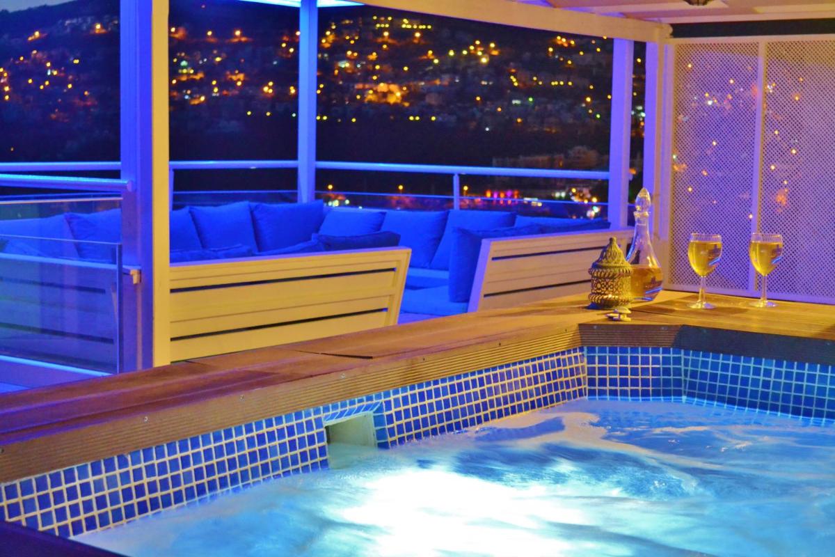 Villa with Sea View photo 3